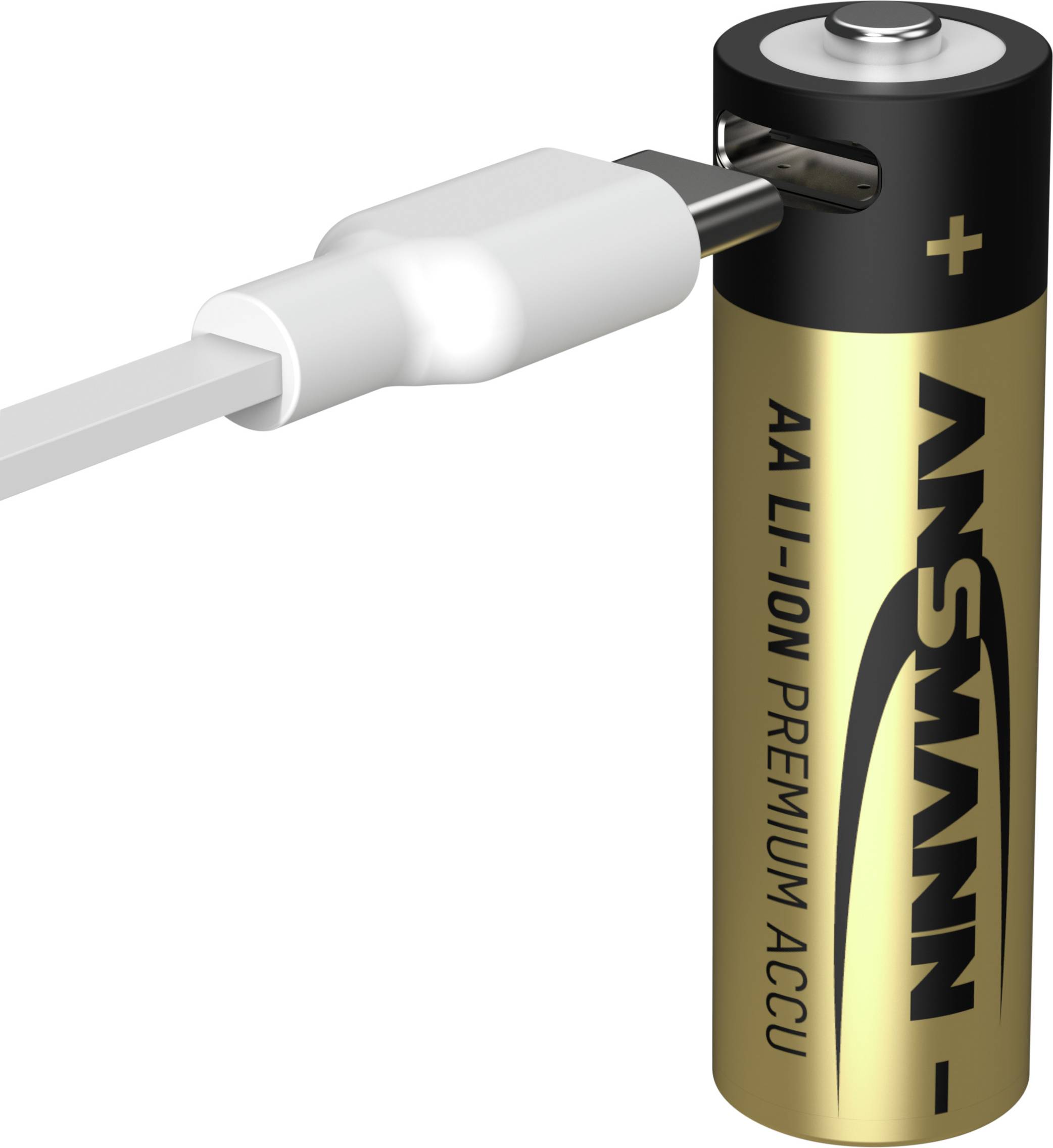 Une batterie rechargeable AA d'Ansmann avec port USB-C, connectée à un câble de charge blanc.