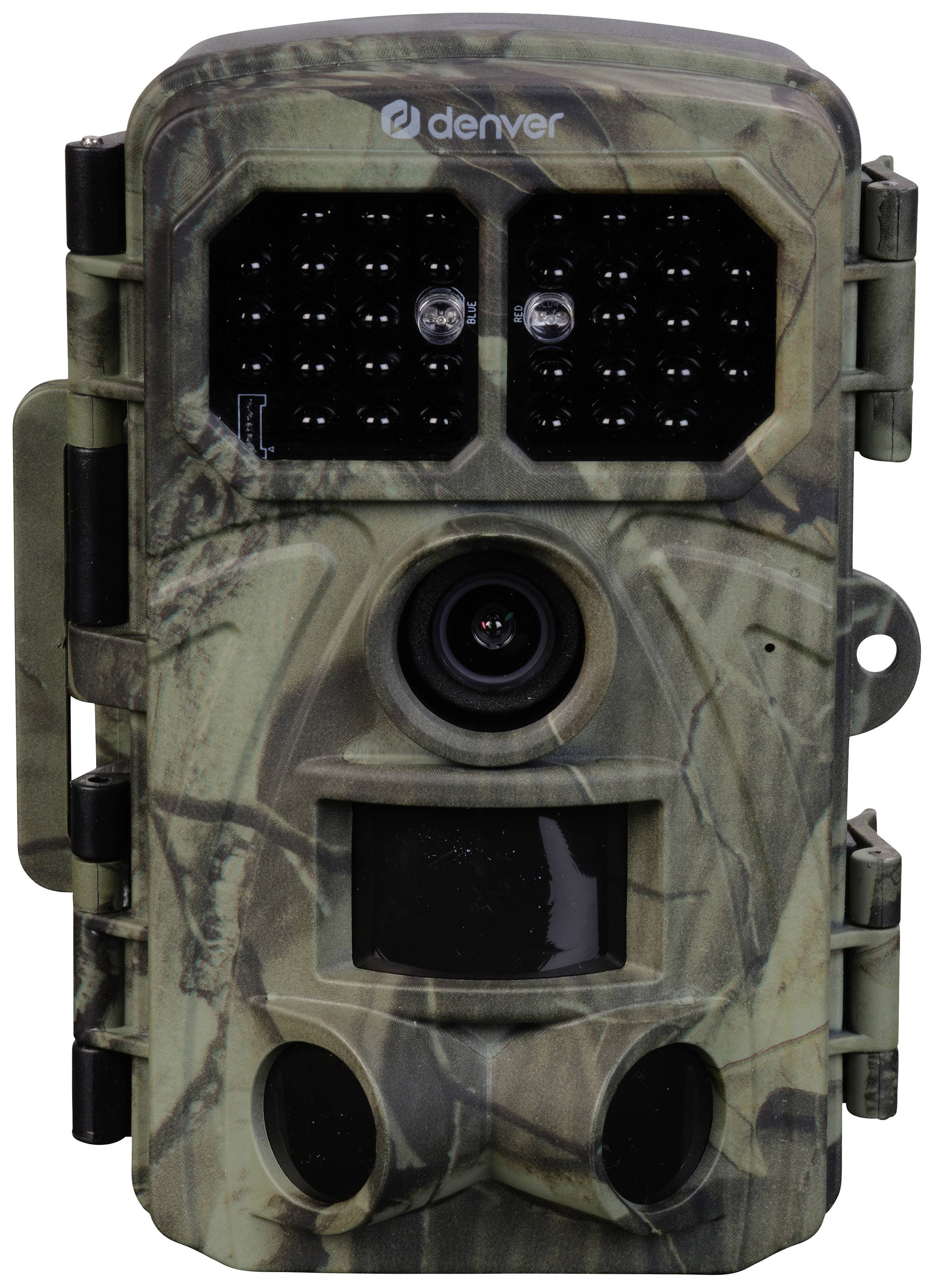 Une caméra de chasse camouflée avec des capteurs et un objectif à l'avant, adaptée pour filmer des animaux dans leur habitat naturel.
