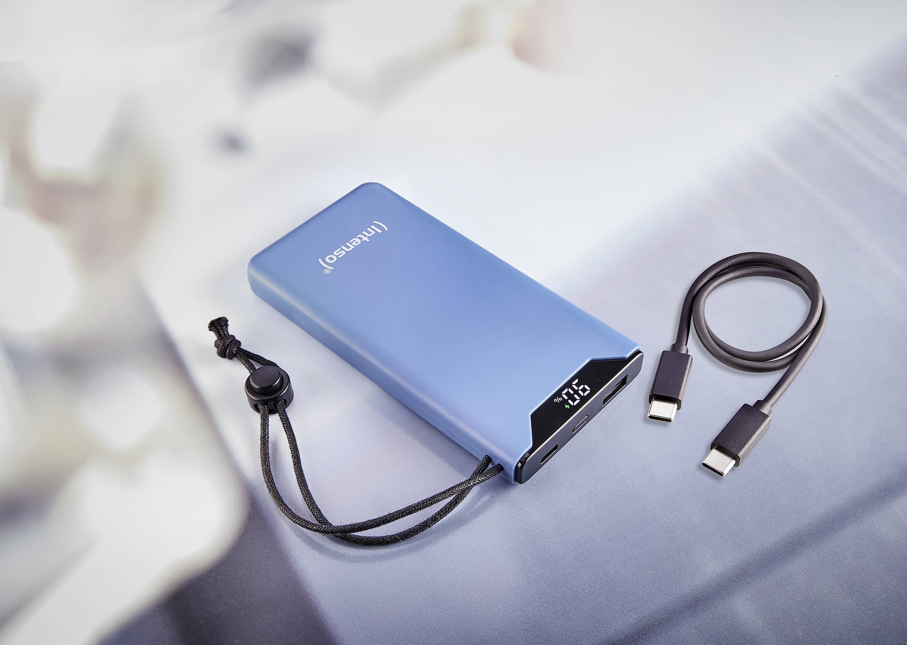 Intenso F10000 Powerbank (batterie supplémentaire) 10000 mAh Quick Charge, Power Delivery LiPo USB-A, USB-C® bleu affichage du