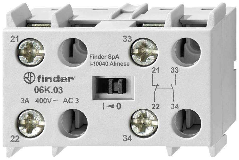 Un relais électrique avec plusieurs bornes à vis. Inscription 'finder 06K.03', tension '400V AC 3A', schéma de câblage à l'avant.