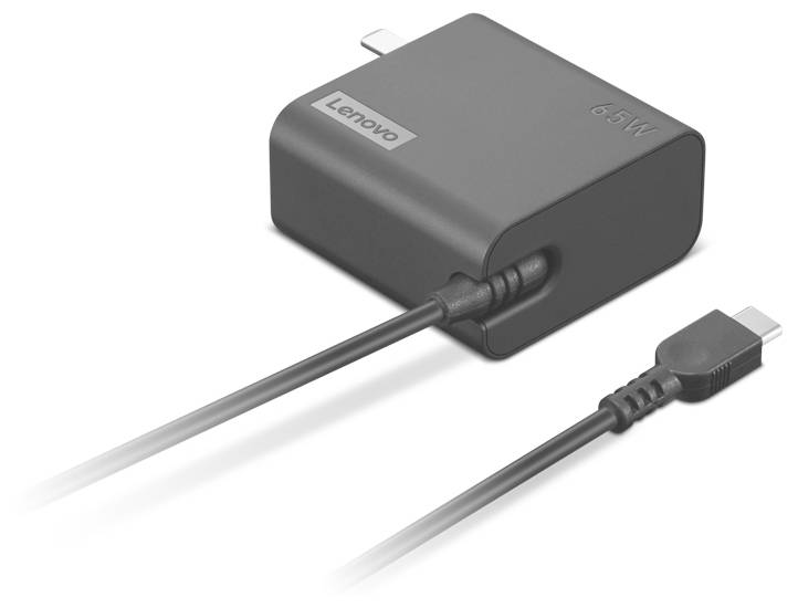 Un chargeur Lenovo noir de 65 W, avec un port USB-C ; adapté pour charger des ordinateurs portables et d'autres appareils.