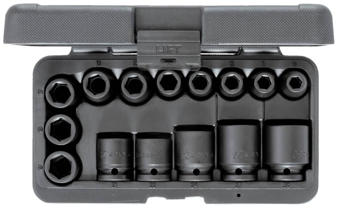 Un jeu de clés à douilles noir dans un coffret en plastique ouvert. Différentes douilles sont rangées par taille.