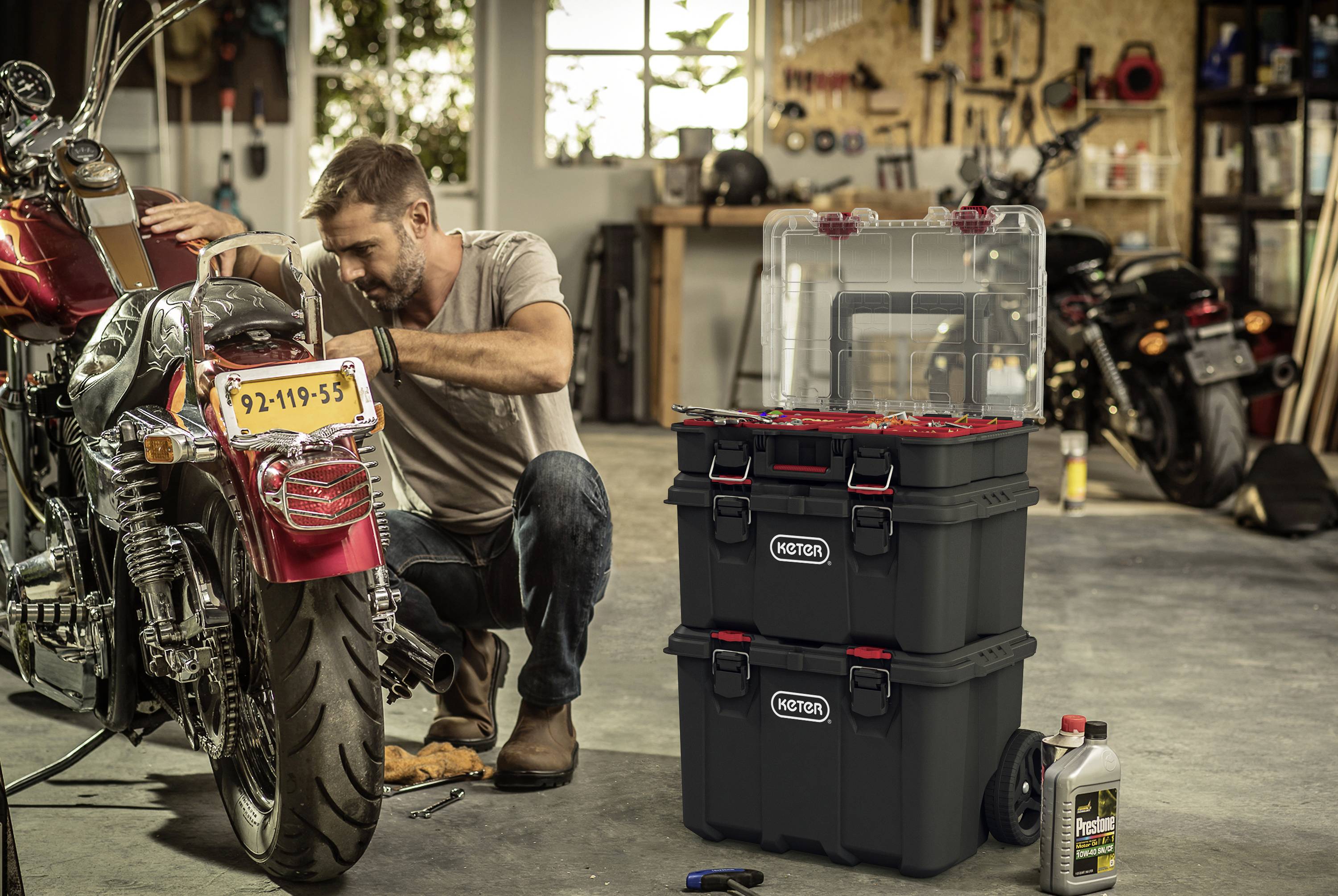 KETER 250927 Stack n Roll Boîte à outils vide noir