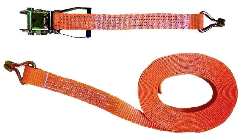 Sangle d'arrimage avec cliquet en orange, déroulée et enroulée, pour sécuriser des objets pendant le transport.