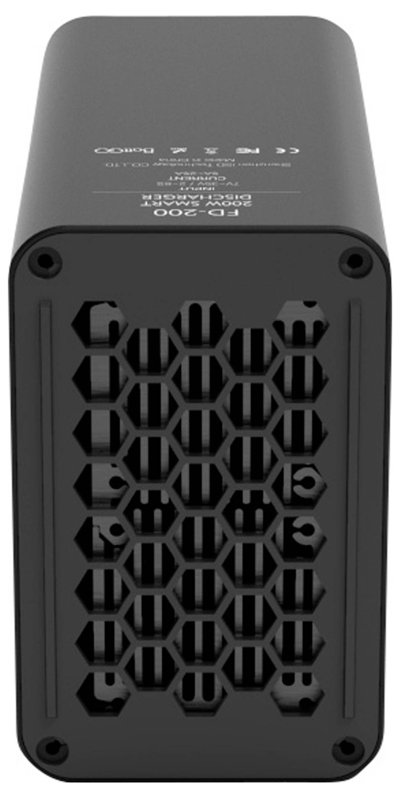 Un appareil noir rectangulaire avec une grille de ventilation sur la façade. La surface supérieure est imprimée avec des spécifications techniques.