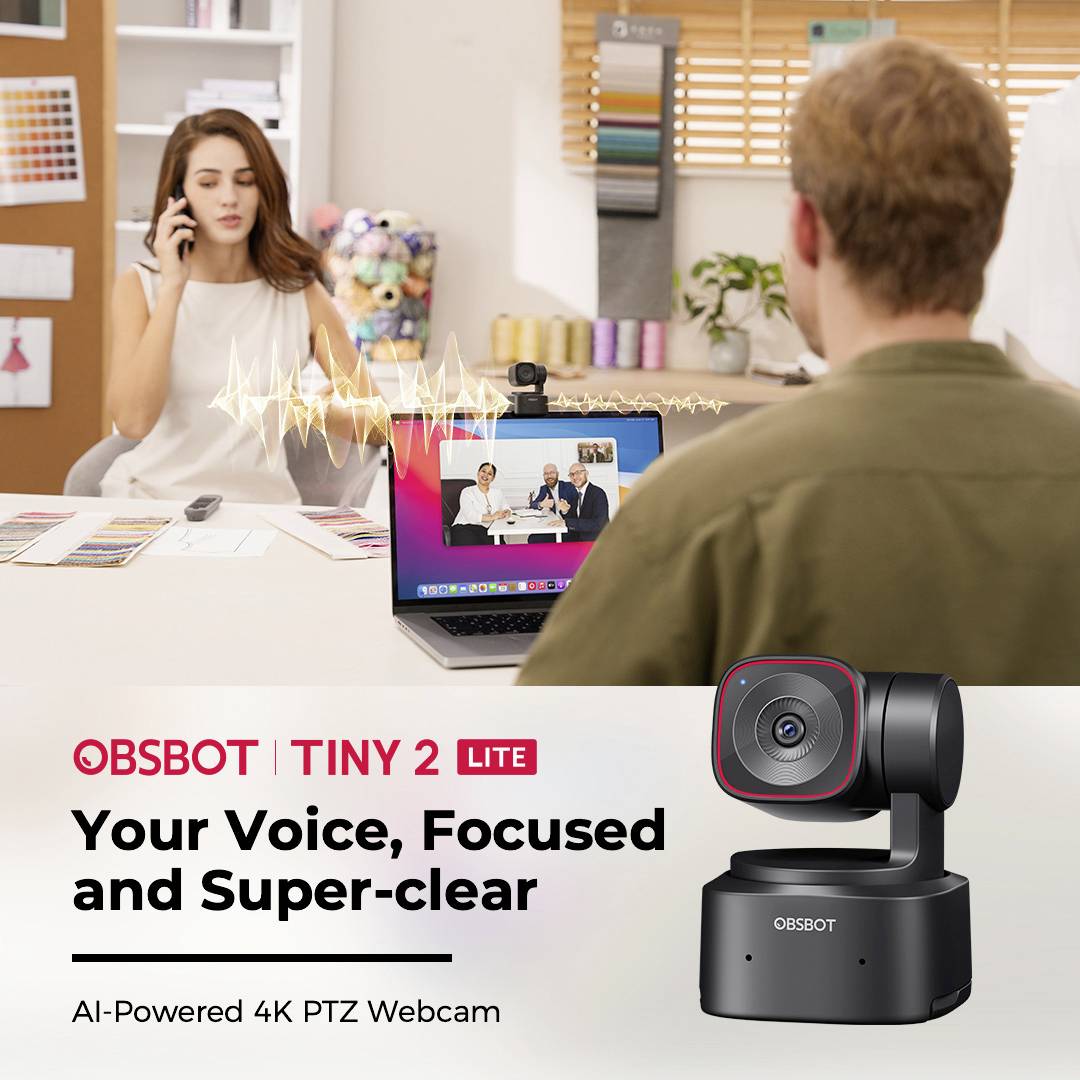 Une femme téléphone au bureau, tandis qu'un homme est assis devant un ordinateur portable. Publicité pour l'OBSBOT Tiny 2 Lite, une webcam 4K.