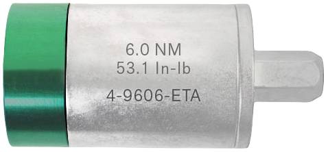 Un embout de clé dynamométrique à extrémité verte et gravure '6.0 NM, 53.1 In-lb, 4-9606-ETA', indique des valeurs de couple spécifiées.