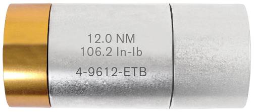 Pièce métallique cylindrique à extrémité orange portant l'inscription '12.0 NM 106.2 In-lb 4-9612-ETB', probablement un embout de clé dynamométrique.