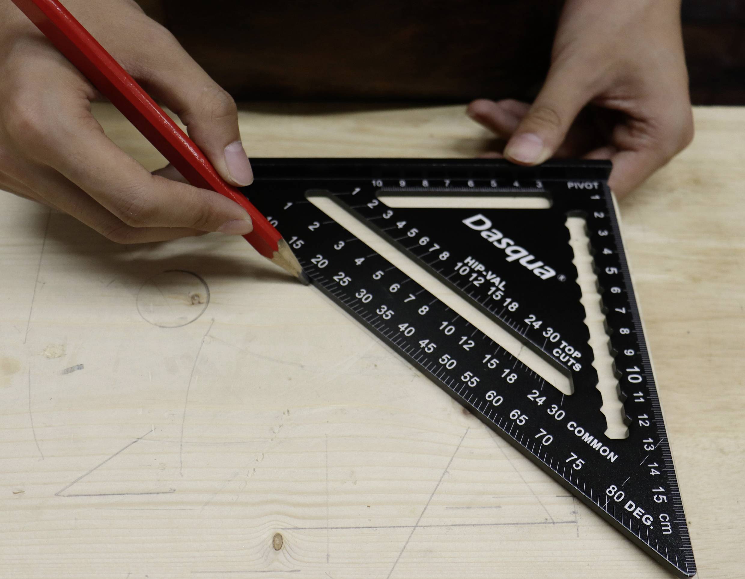 Dasqua 1804-0706 Équerre à chevrons 90 °