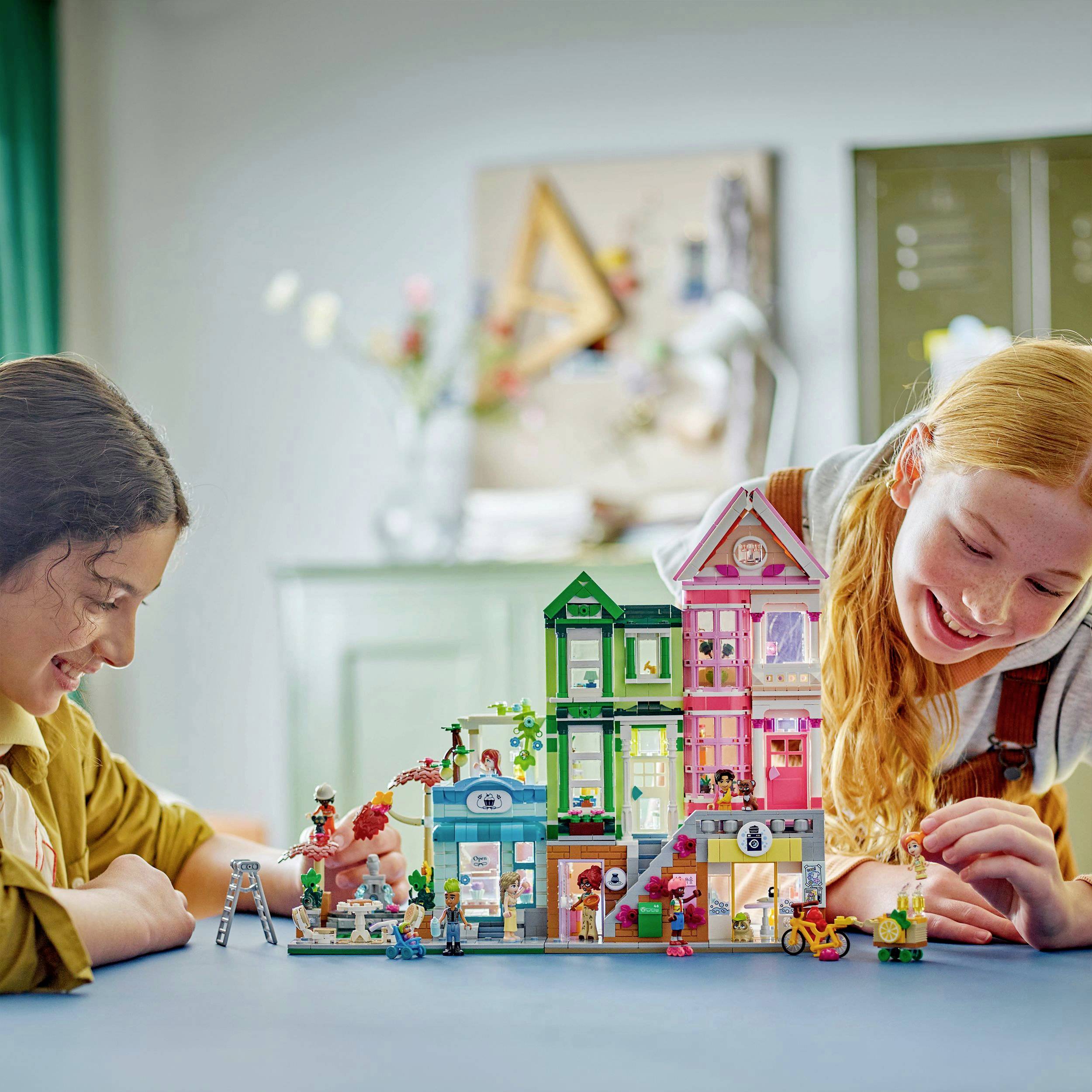 42670 LEGO® FRIENDS Rue de shopping et de vie Heartlake City