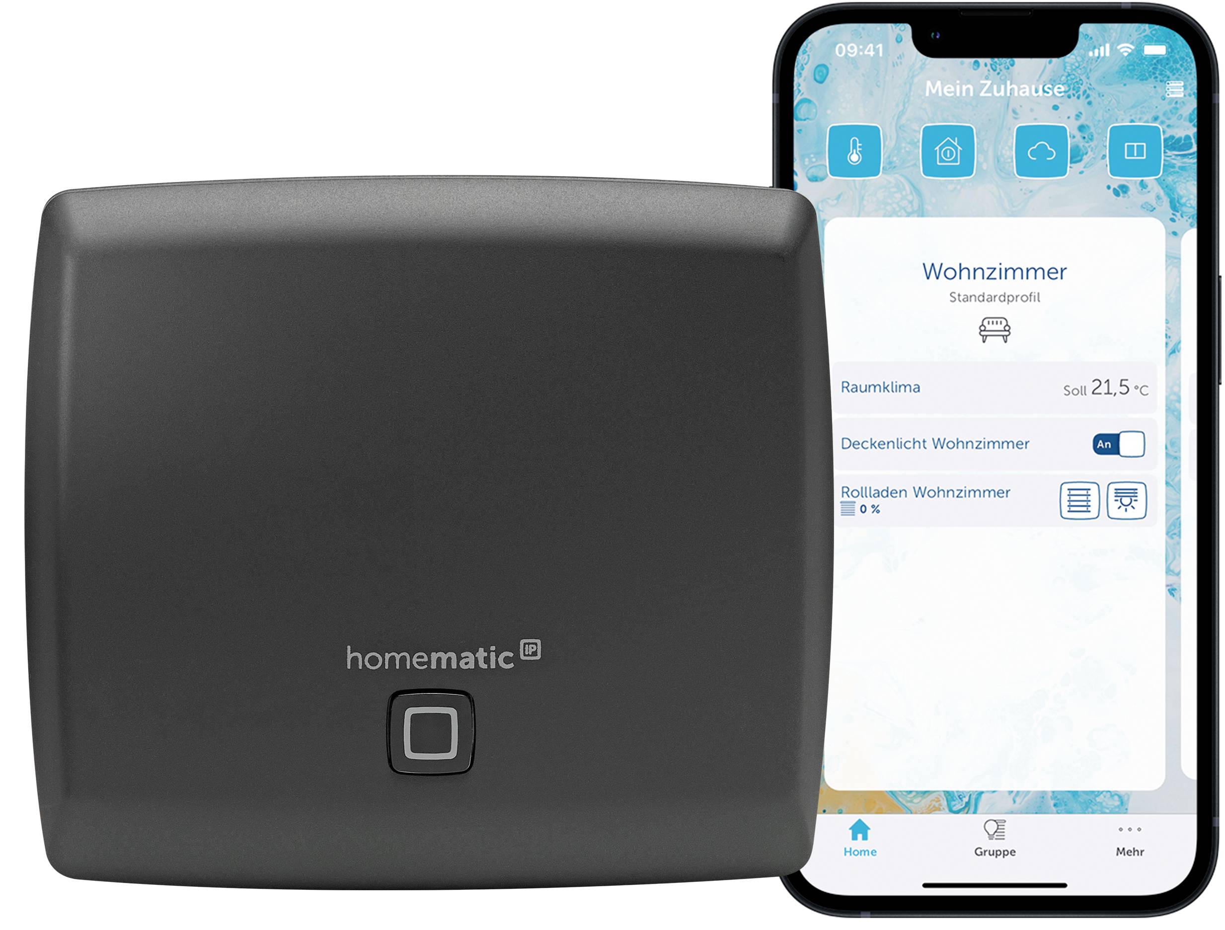 Un appareil Homematic noir à côté d'un smartphone. L'écran du smartphone affiche une application de domotique avec des paramètres de climat intérieur.