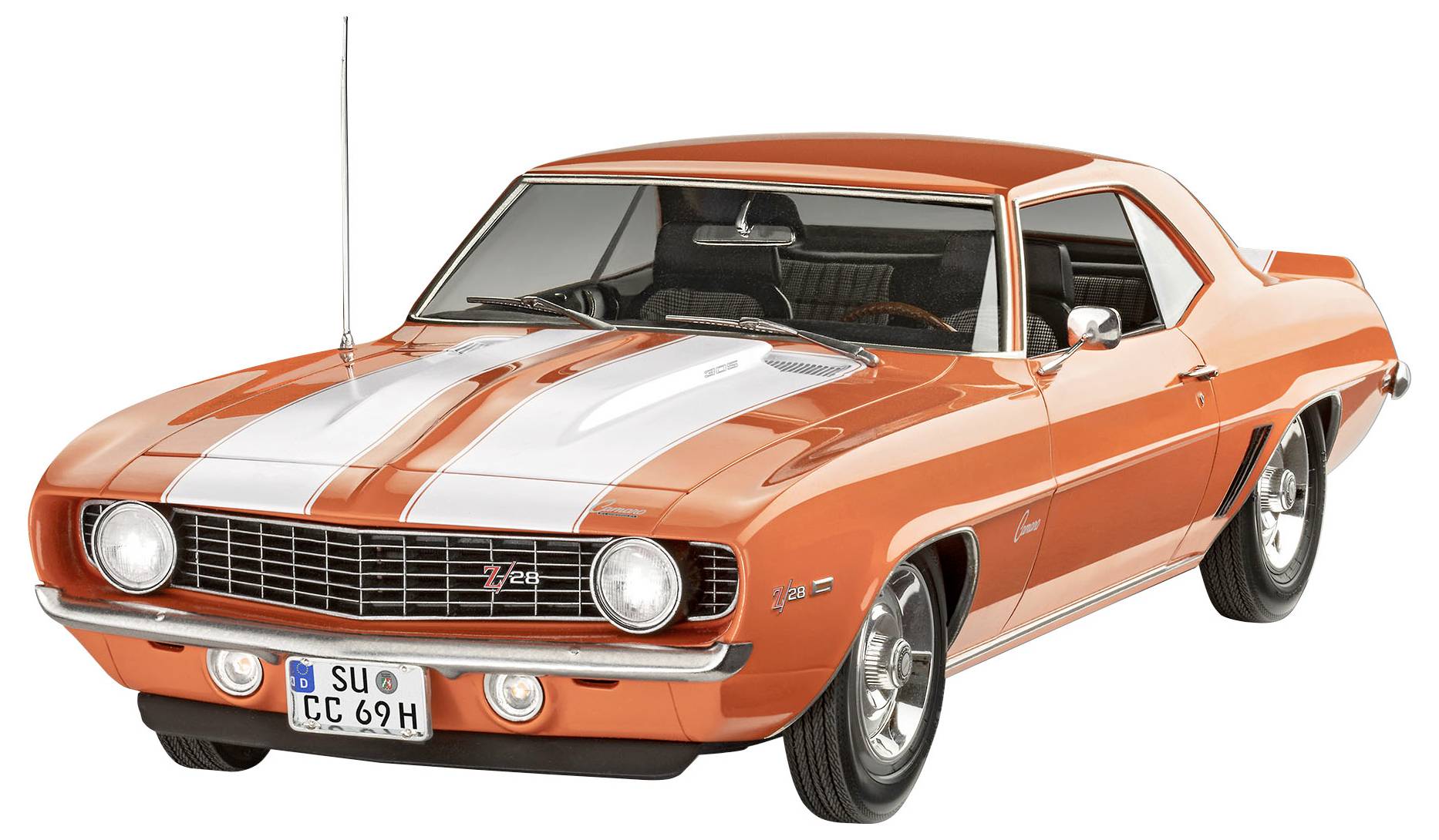 Une voiture de sport classique orange avec des bandes blanches, garée, vue de face.