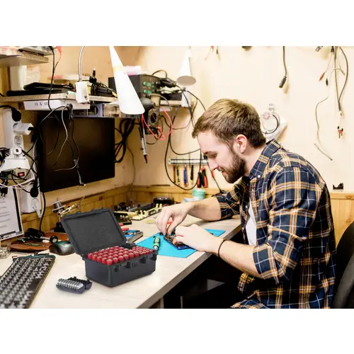 VOLTCRAFT Mallette à batterie/piles outdoor 58x LR6 (AA), LR3 (AAA), LR61 (AAAA), piles boutons (L x l x H) 184 x 132 x 77 mm VOLTCRAFT Mallette à batterie/piles outdoor 58x LR6 (AA), LR3 (AAA), LR61 (AAAA), piles boutons (L x l x H) 184 x 132 x 77 mm