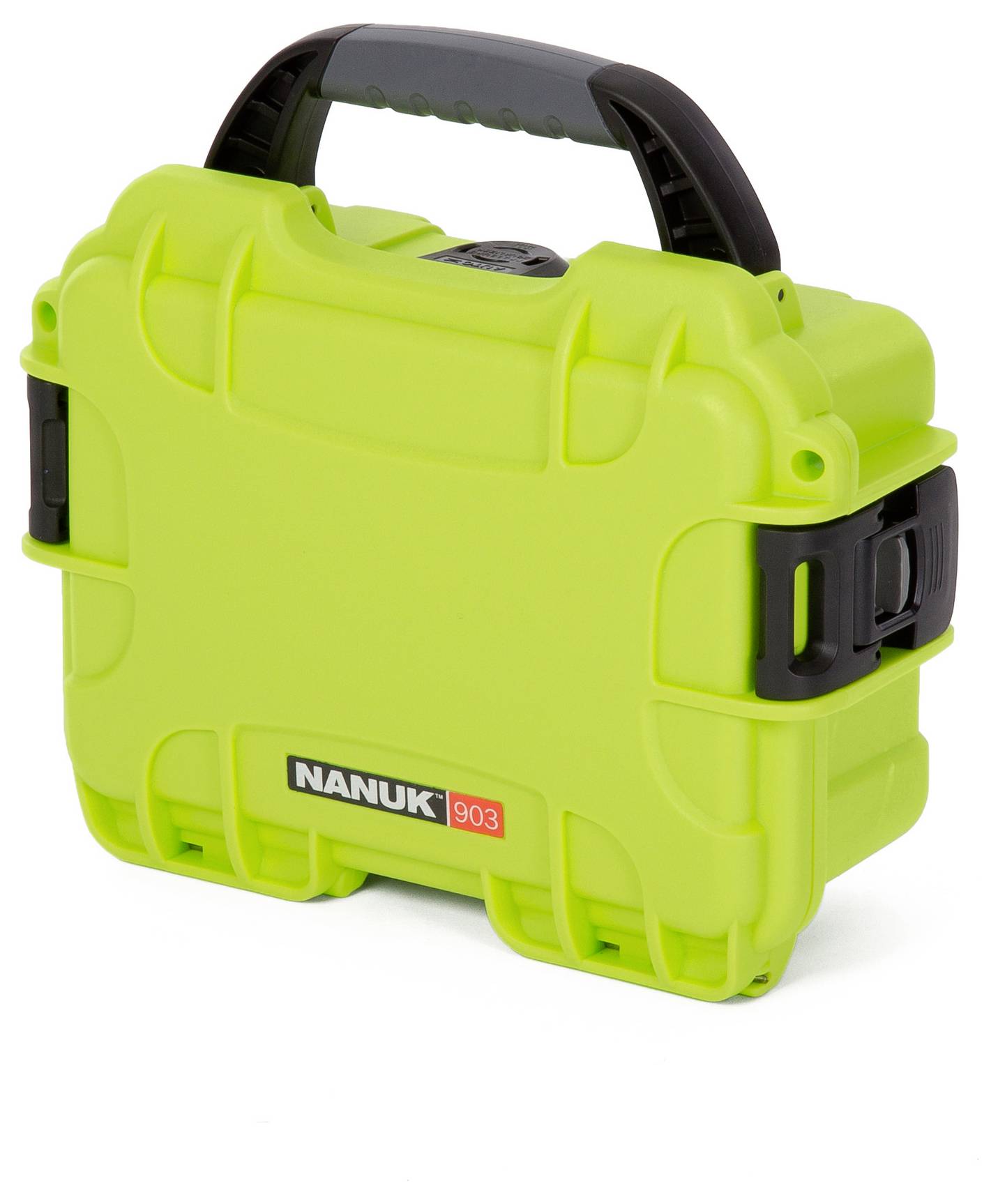 Étui de protection portable vert avec un design robuste et une poignée noire, portant le logo 'Nanuk 903'. Particulièrement adapté pour l'équipement sensible.