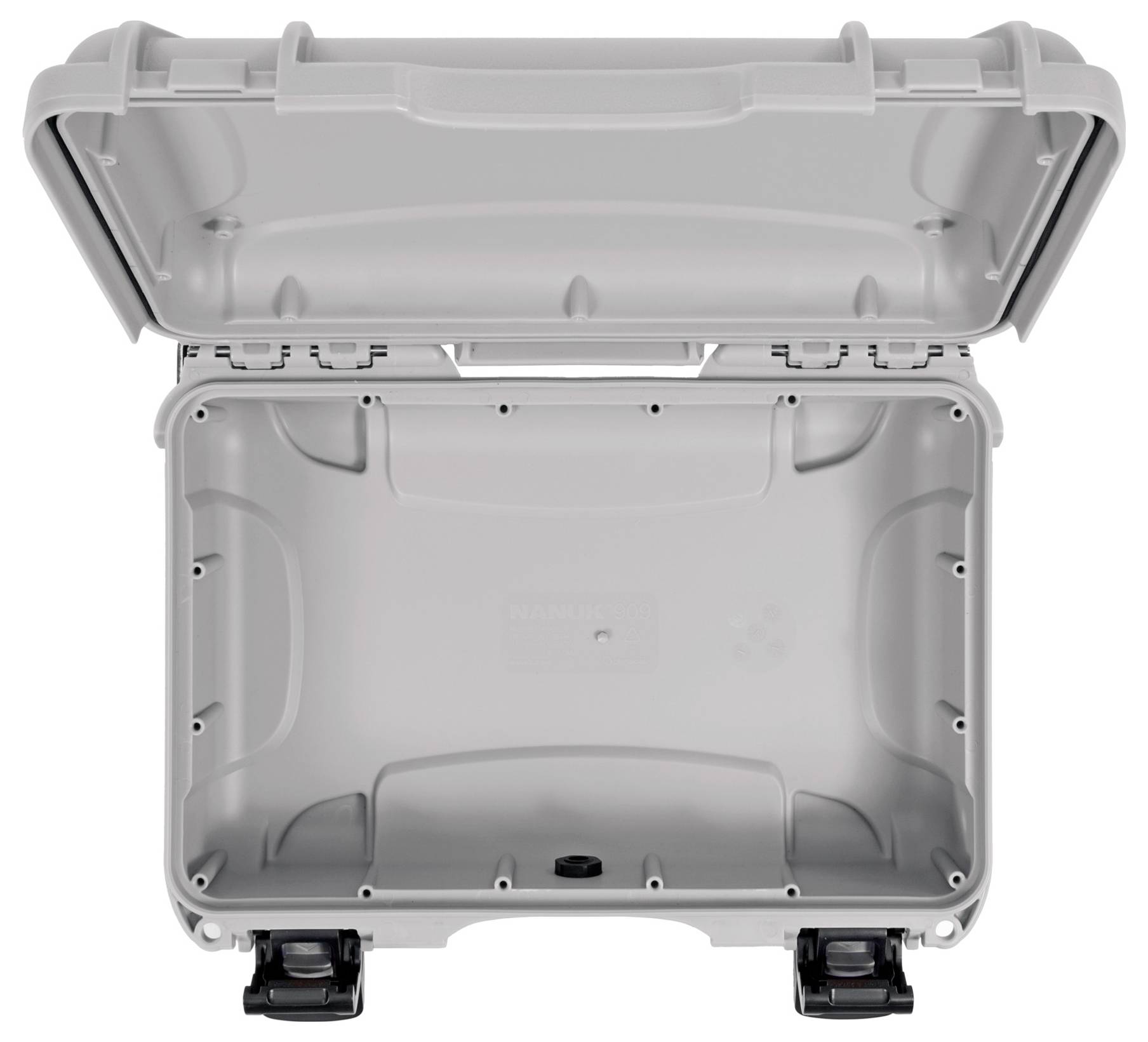 Valise grise ouverte avec un boîtier robuste et deux fermoirs en bas. Intérieur vide, adaptée pour ranger des objets.