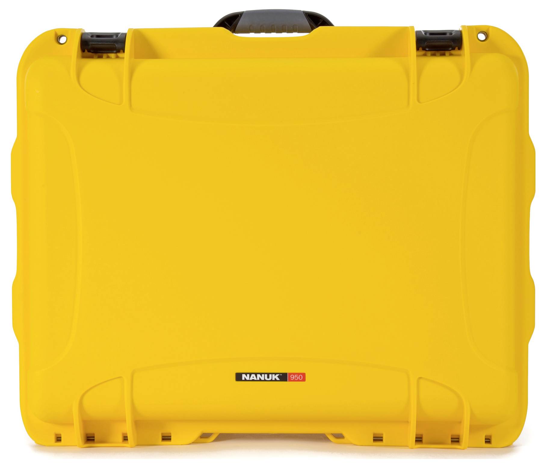 Valise rigide jaune avec poignée et fermoirs noirs, portant l'inscription 'NANUK 950'.