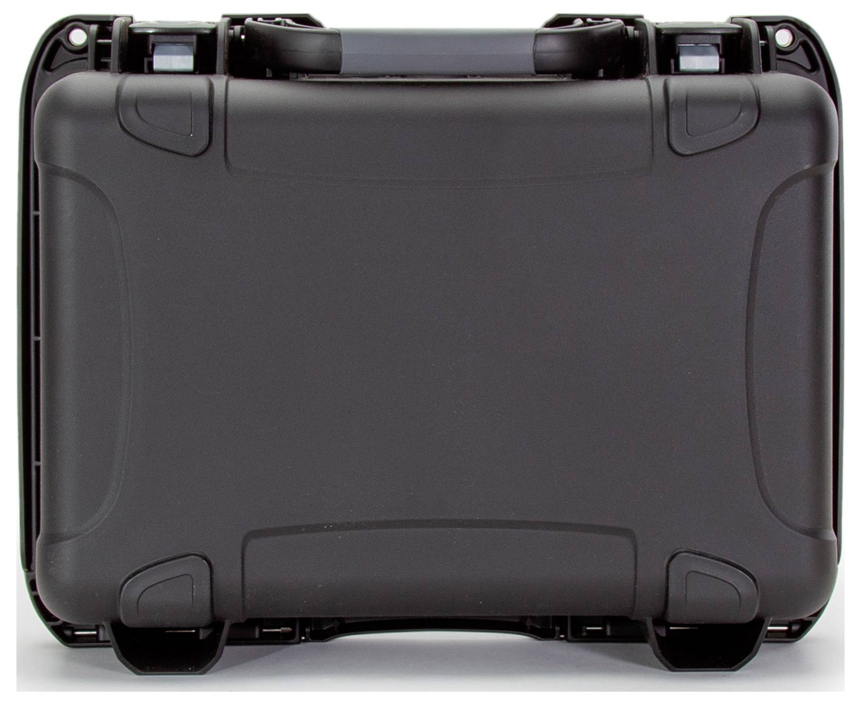 Une valise rigide noire de protection, fermée.