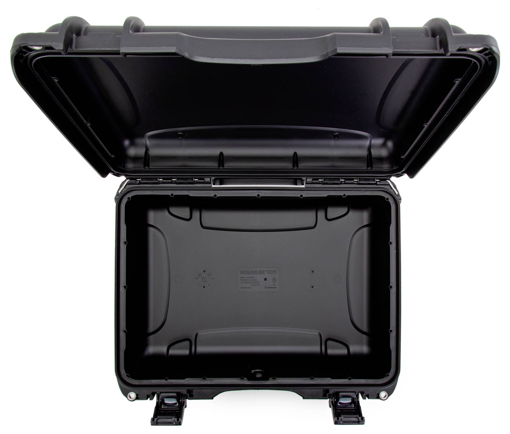 Valise rigide noire, ouverte, vue de dessus, sans contenu. Adaptée au transport sécurisé d'équipements sensibles.