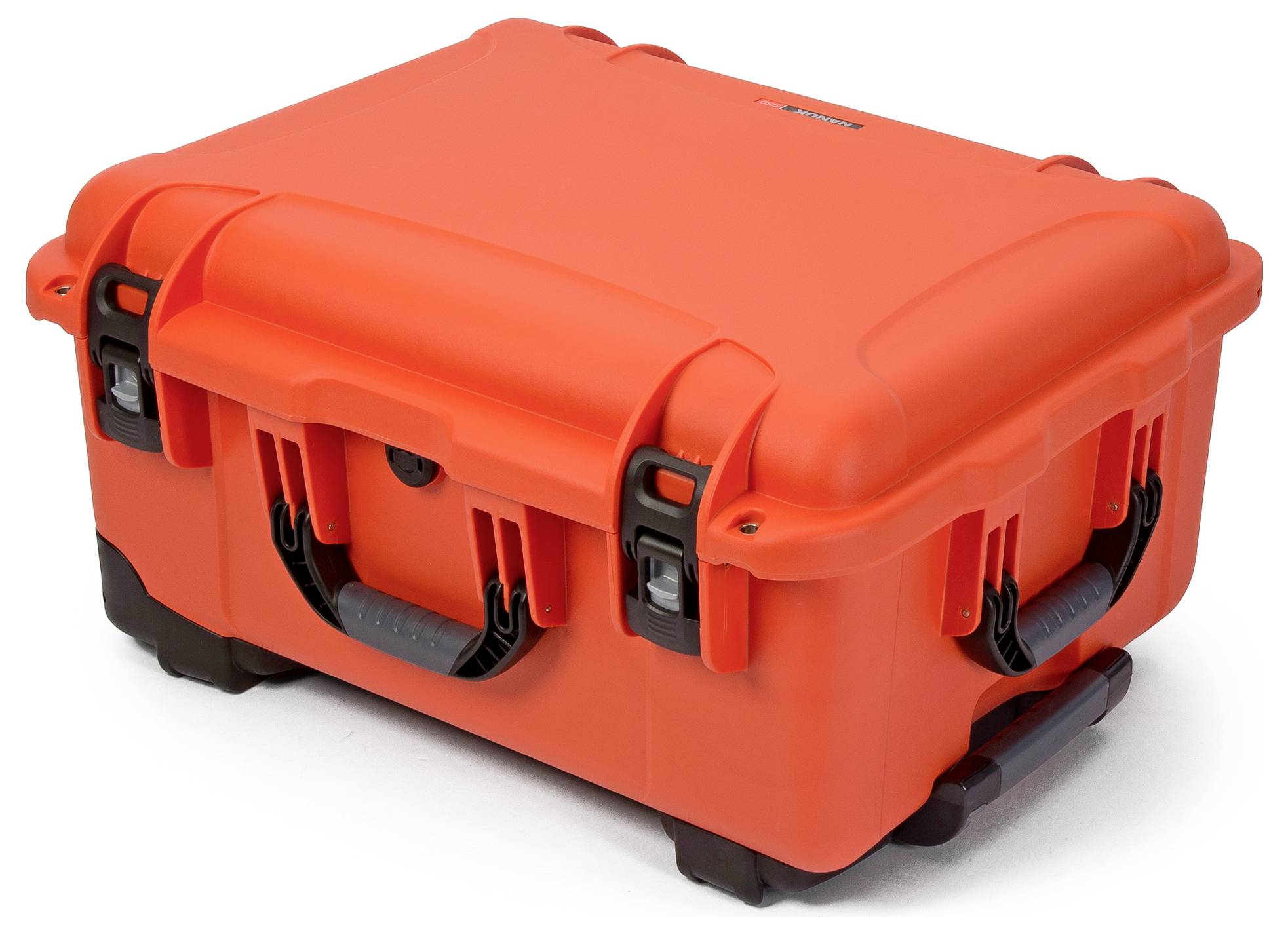 Valise de protection rouge avec un design robuste et des fermetures noires, adaptée au transport sécurisé d'équipements sensibles.