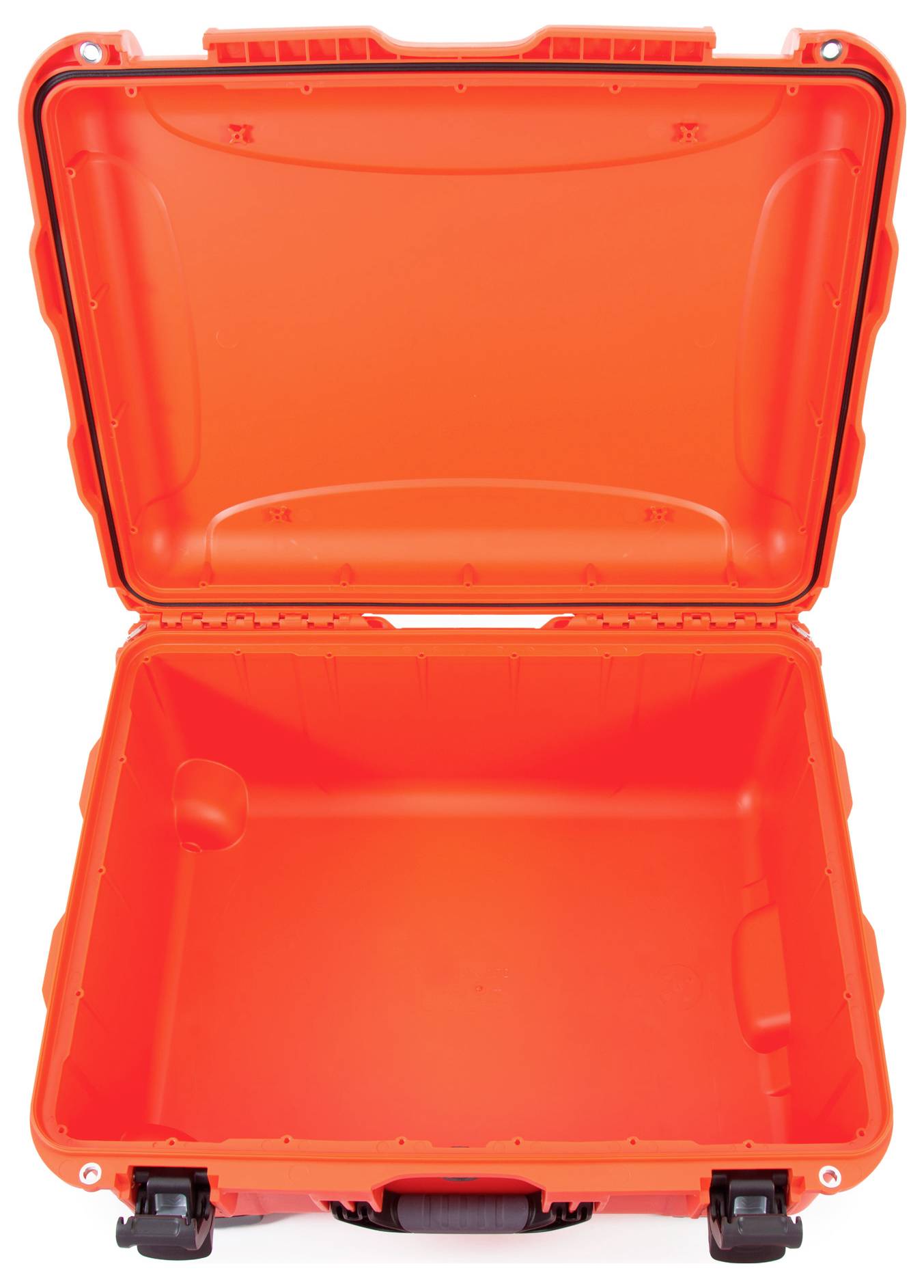 Un coffret de protection ouvert, orange vif, avec des fermetures robustes et un insert en mousse, vide à l'intérieur.