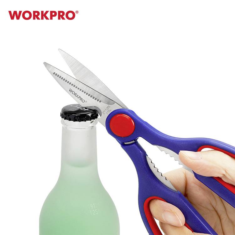 Ciseaux deux-en-un avec poignées bleue et rouge ouvrant une bouteille ; logo 'WORKPRO' en haut à gauche.