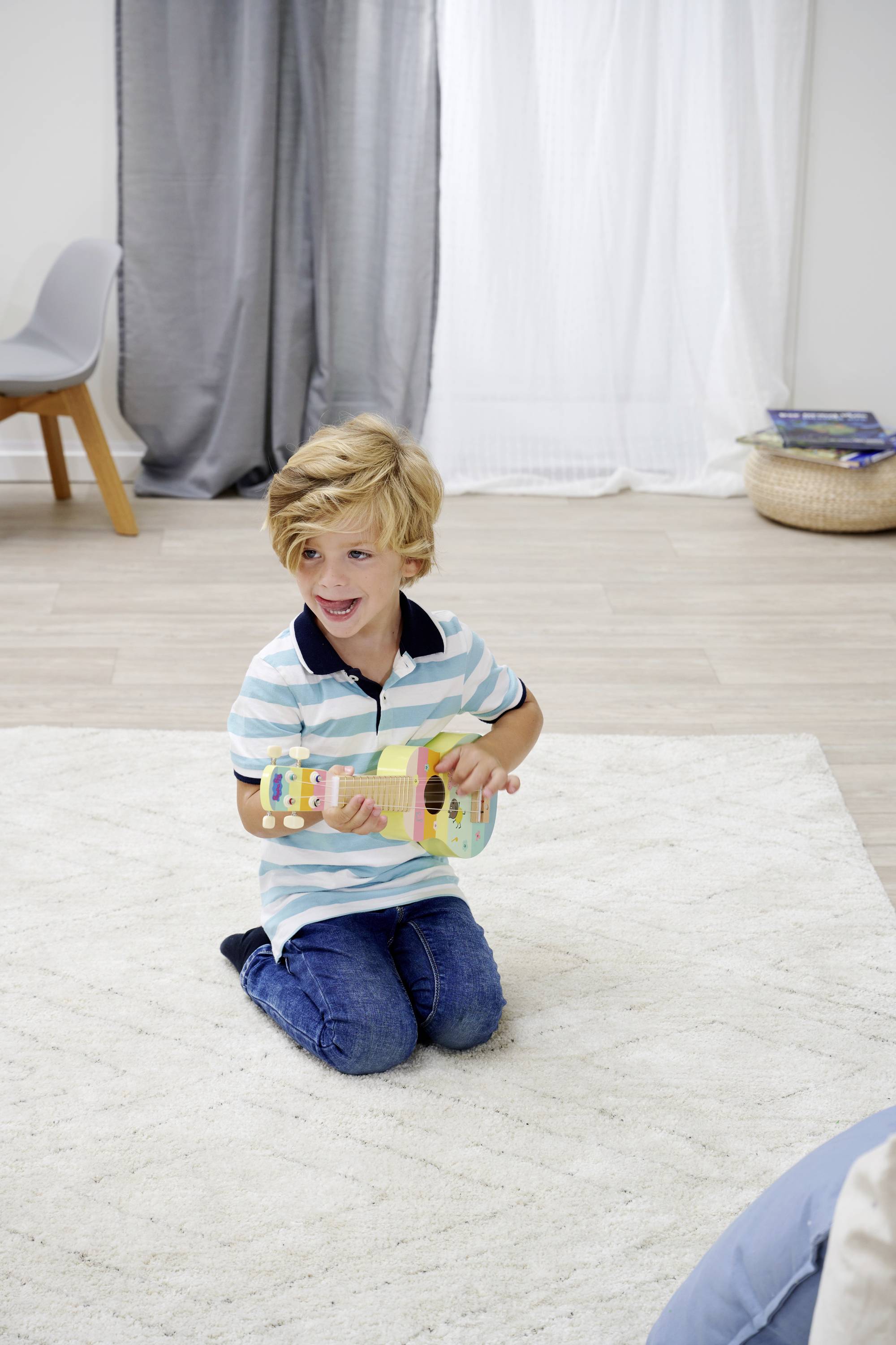 Eichhorn Guitare pour enfant Peppa Pig Holz Ukulele 43cm