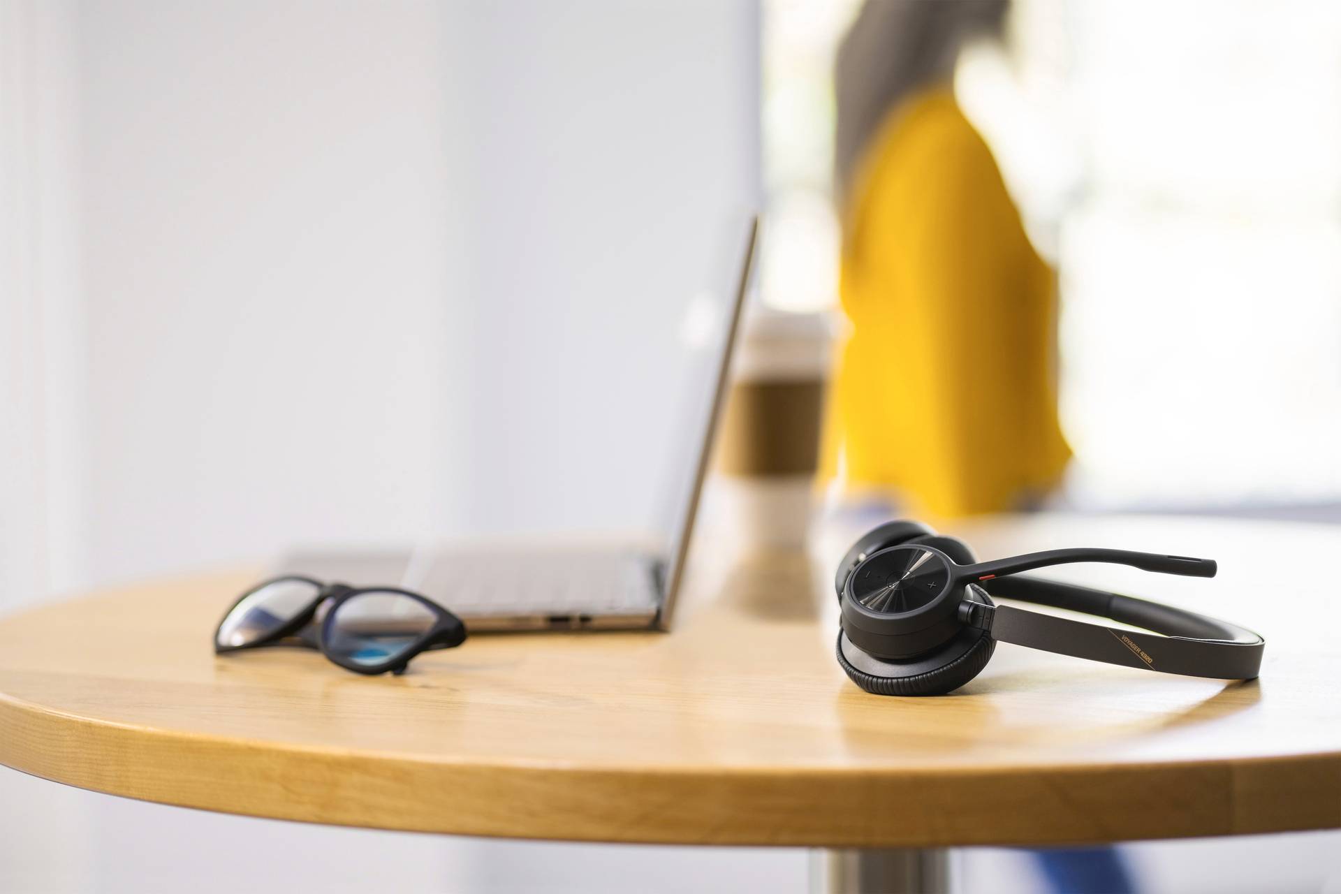 HP Poly Voyager 4320 UC Stereo Micro-casque supra-auriculaire Bluetooth Stereo noir Noise Cancelling volume réglable ordinateur