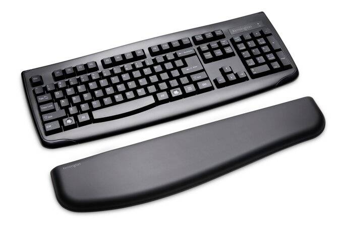 Clavier avec repose-paume. Noir, avec rembourrage confortable pour une frappe ergonomique.
