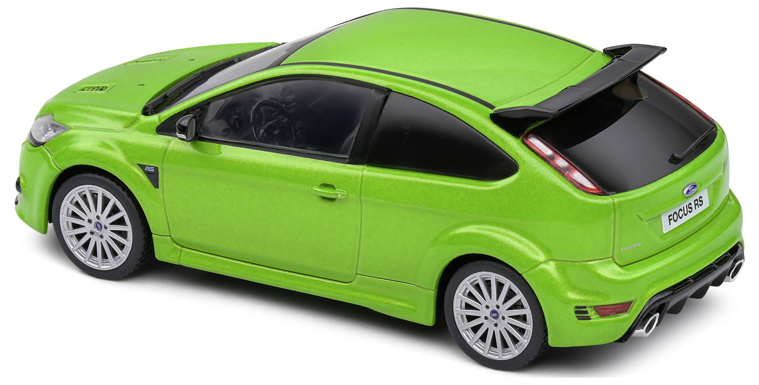 Voiture miniature verte avec coffre ouvert et design sportif. Vue de trois-quarts arrière.