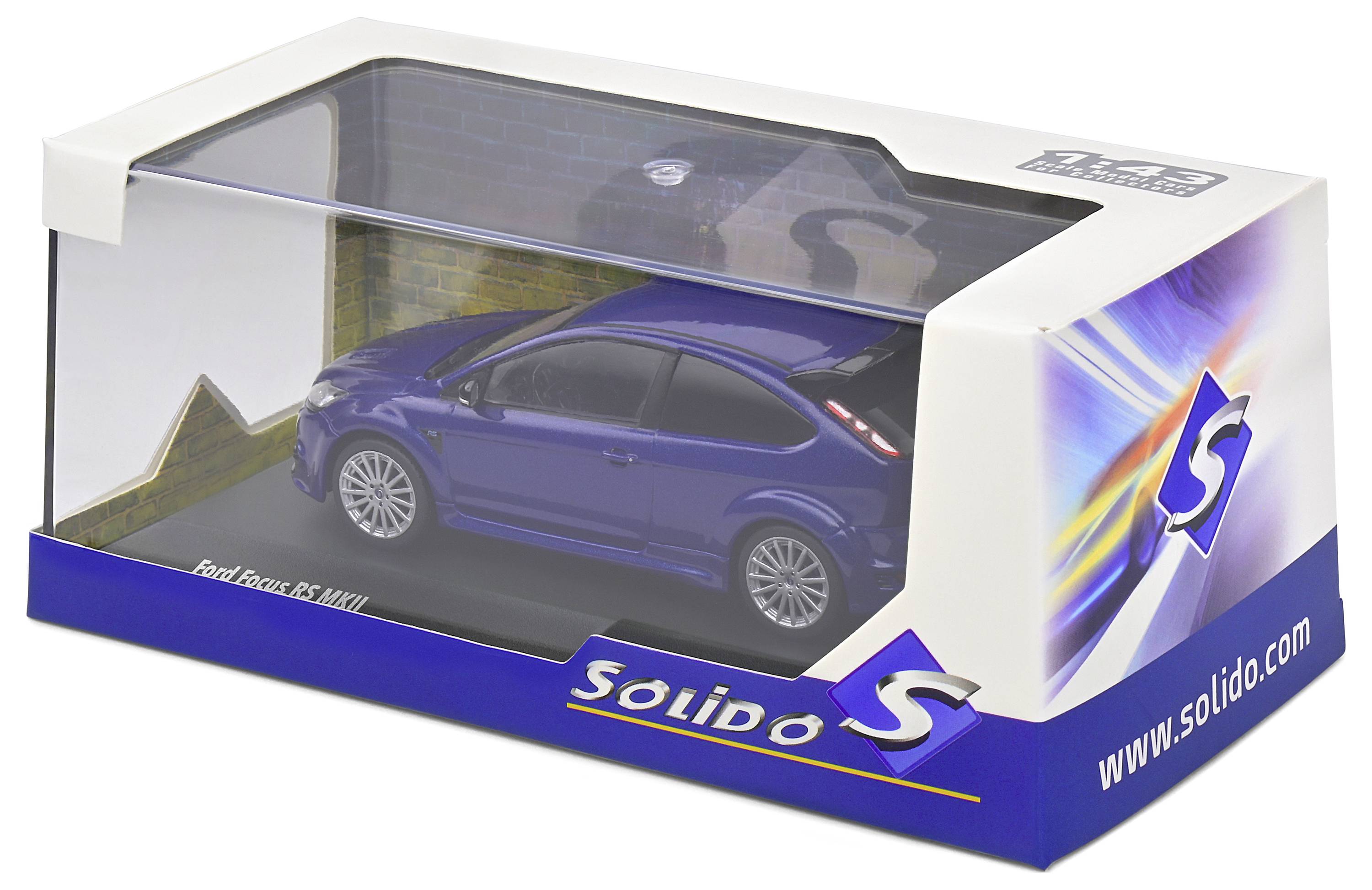 Modellauto 'Ford Focus RS MKII' in blauer Farbe in einer durchsichtigen Verpackung mit der Aufschrift 'Solido'. Gefängnissexz@Injectable as placeholder