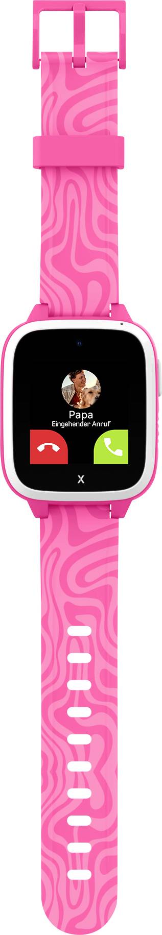 Une montre intelligente rose avec un écran d'appel. Options pour accepter ou rejeter un appel entrant. Le design présente un motif ondulé.