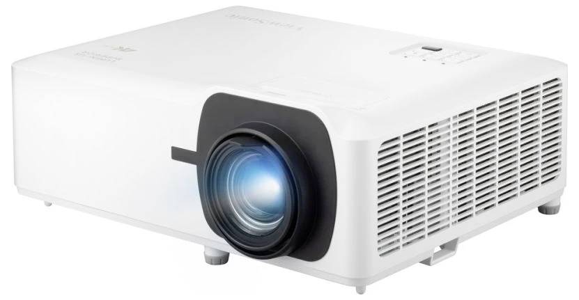 Un projecteur blanc avec un grand objectif et des fentes d'aération sur le côté, allumé et projetant une lumière bleue.