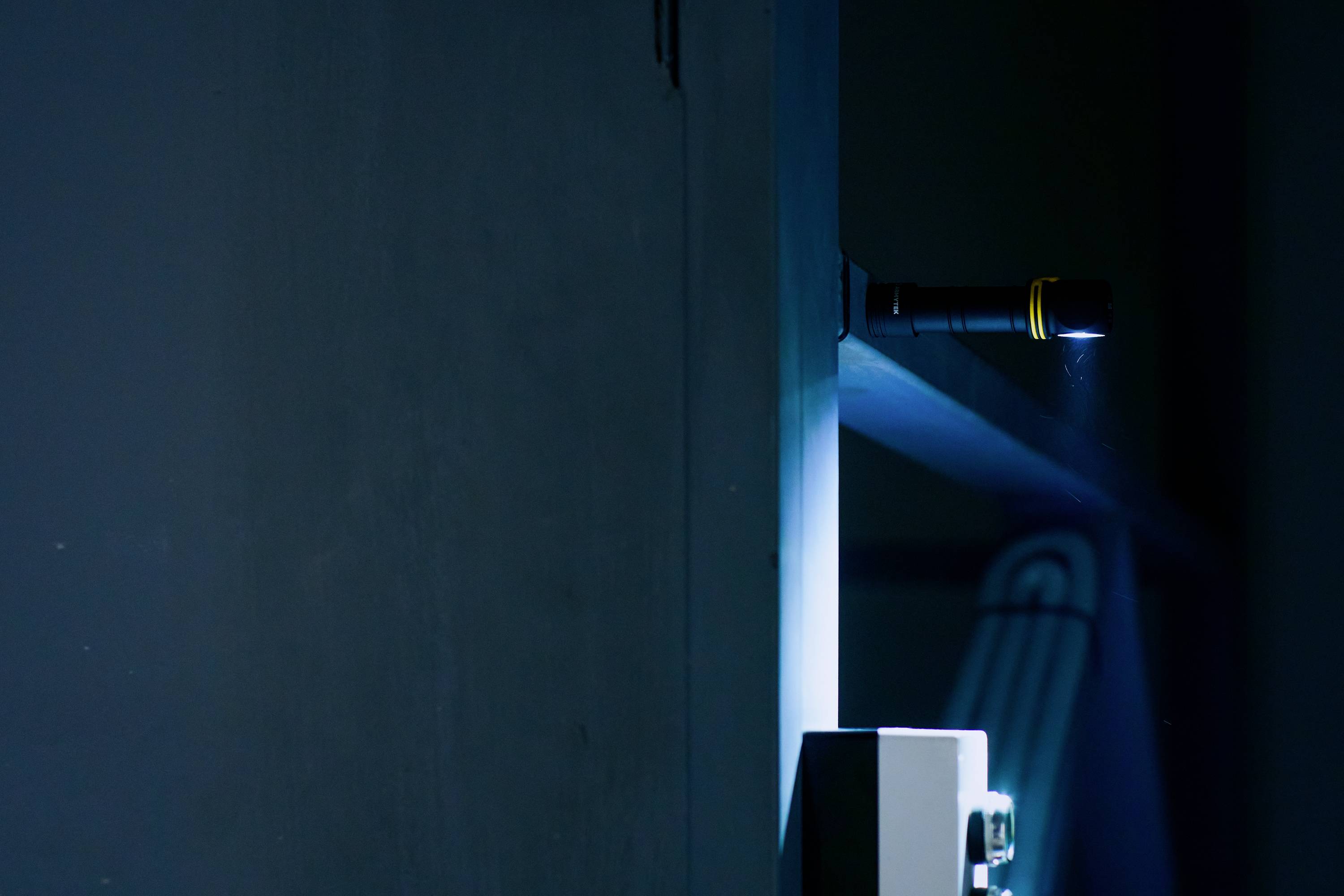 ArmyTek Elf C1 neutralweiß LED Lampe de poche à batterie 1100 lm 65 g