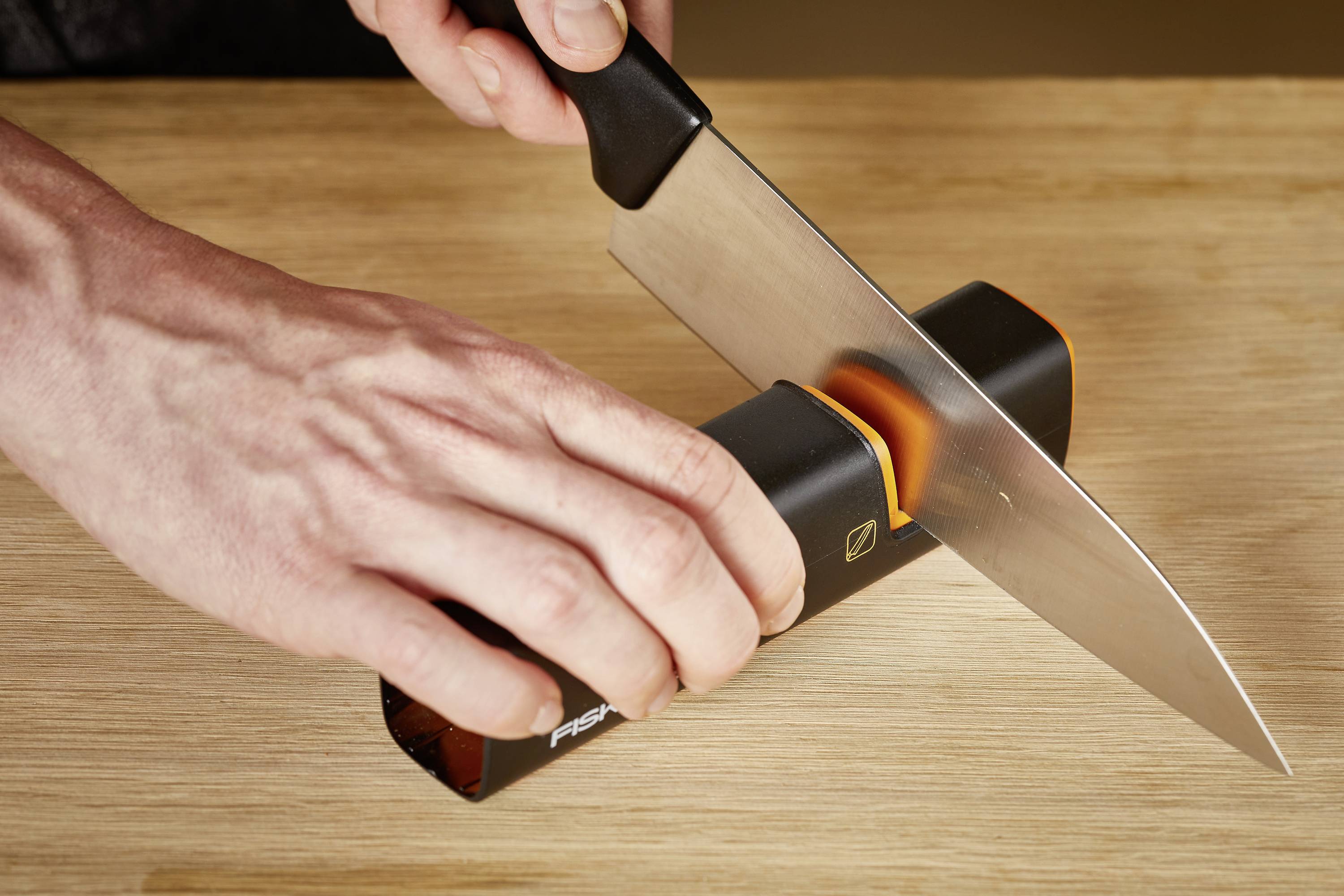 Fiskars 1003098 Aiguiseur de couteaux noir