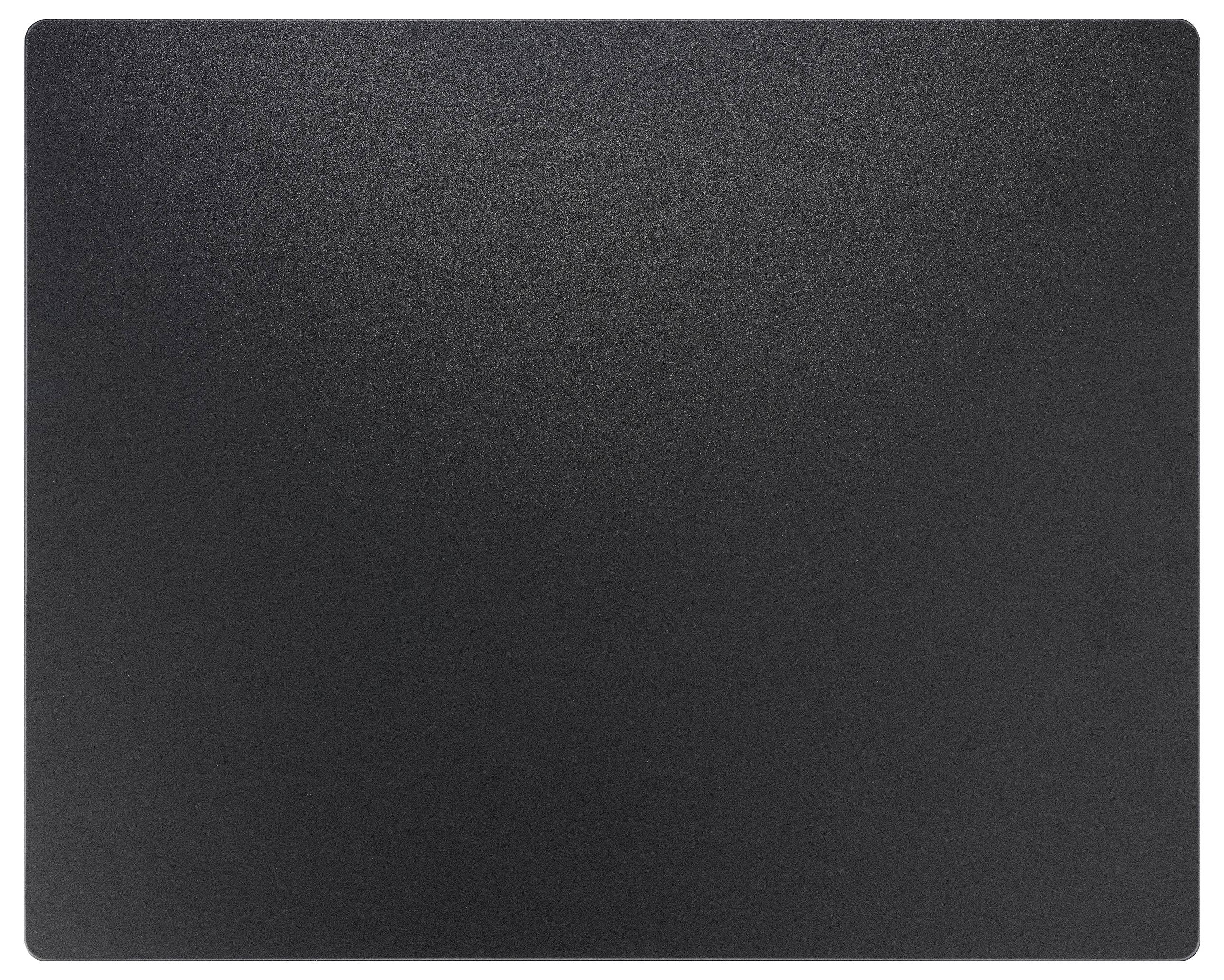 Un tapis de souris simple, rectangulaire, noir à surface lisse.
