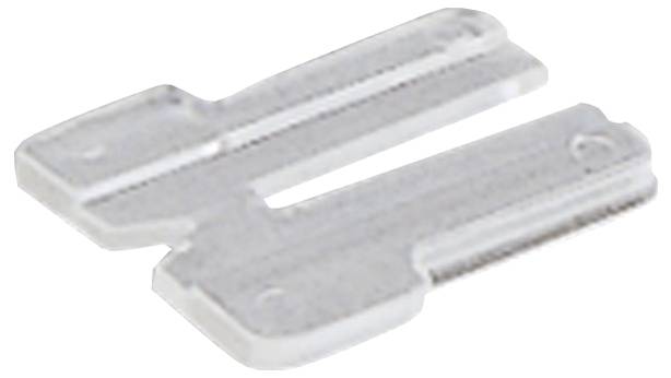 Un clip en plastique transparent, probablement utilisé pour attacher ou maintenir des objets.
