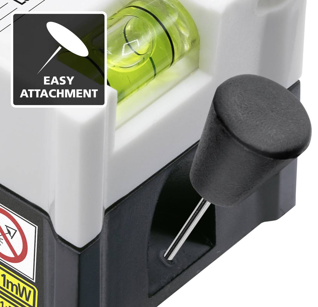 Gros plan d'un niveau à bulle avec une bulle verte et un support interchangeable étiqueté 'Easy Attachment'.