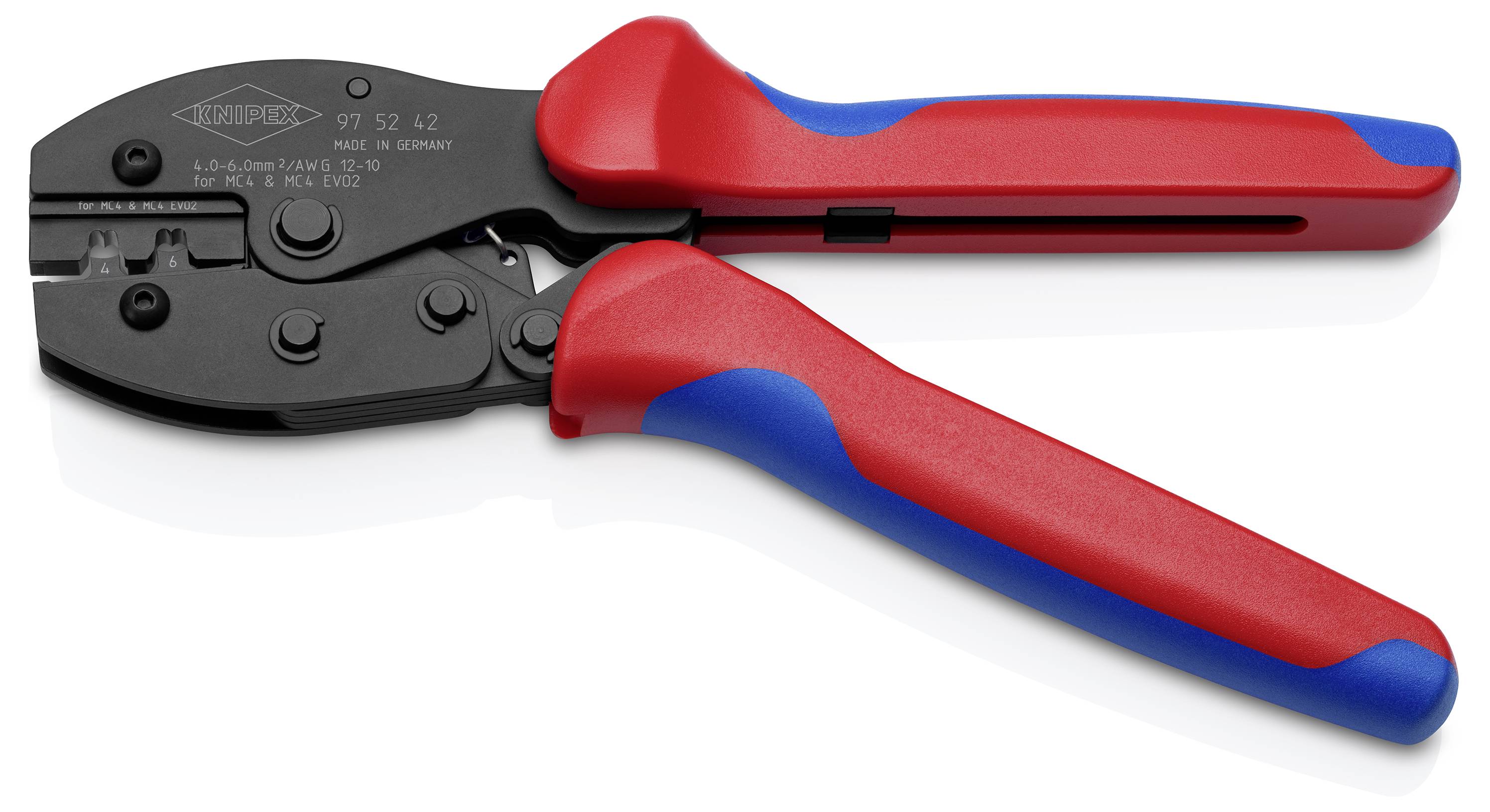 Une pince à sertir en métal et en plastique, rouge et bleue, utilisée pour connecter des câbles. Elle possède des mâchoires en métal noir.