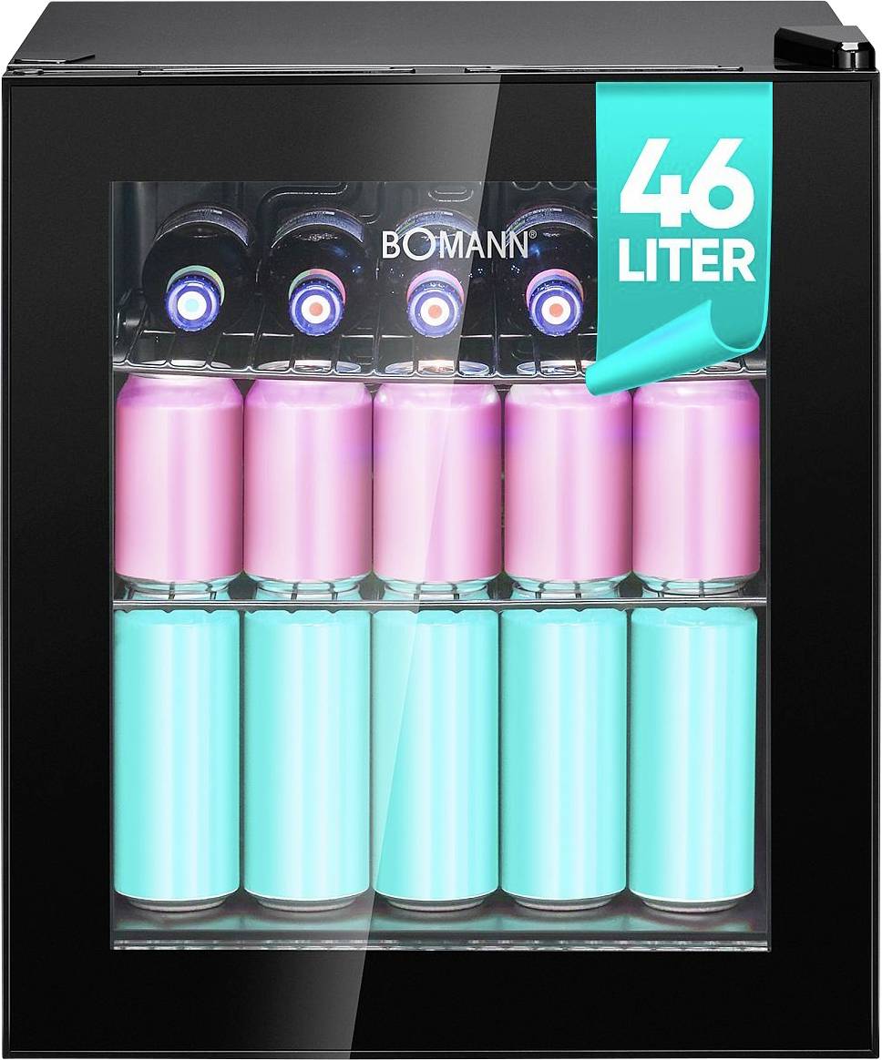 Un petit réfrigérateur avec une porte vitrée, rempli de canettes de boisson roses et turquoises, d'une capacité de 46 litres est présenté.