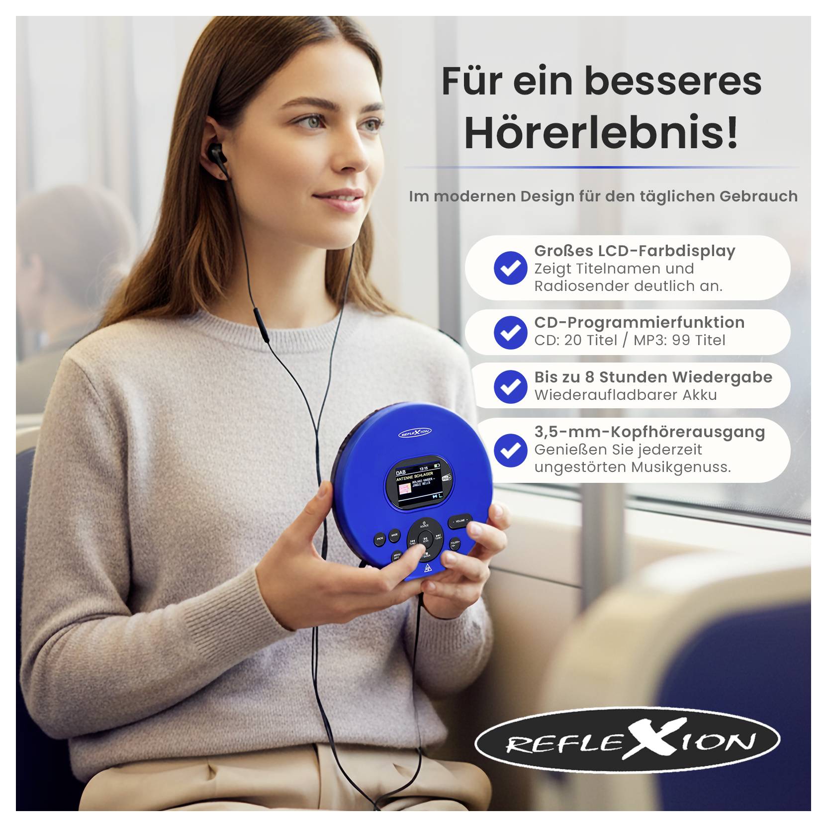 Photo publicitaire : Une femme écoute de la musique avec un casque via un lecteur de CD portable bleu ; le texte met en avant un grand écran LCD, la programmation des CD, jusqu'à 8 heures d'autonomie de batterie et une sortie casque 3,5 mm.