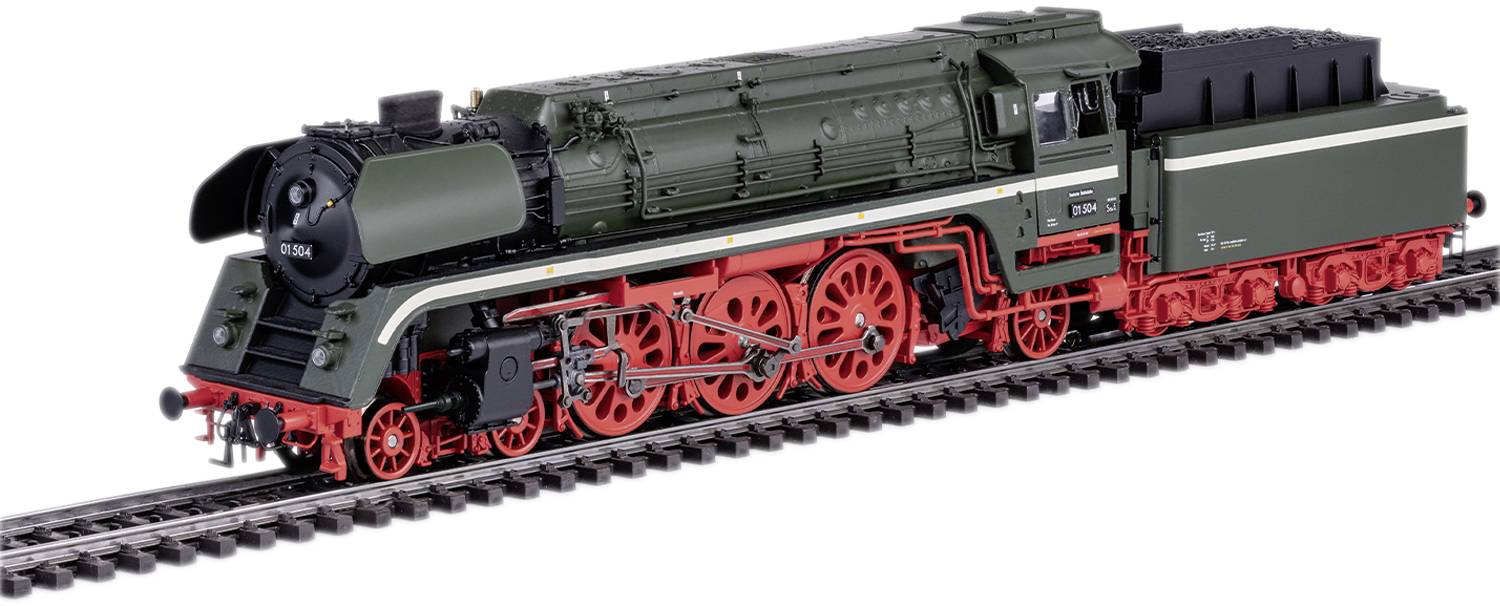 Une locomotive à vapeur verte avec des roues rouges et des détails noirs sur un rail de modélisme ferroviaire, vue de côté.