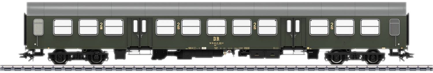 Un wagon de chemin de fer vert foncé au design classique, positionné sur des rails, avec plusieurs fenêtres et inscriptions sur le côté.