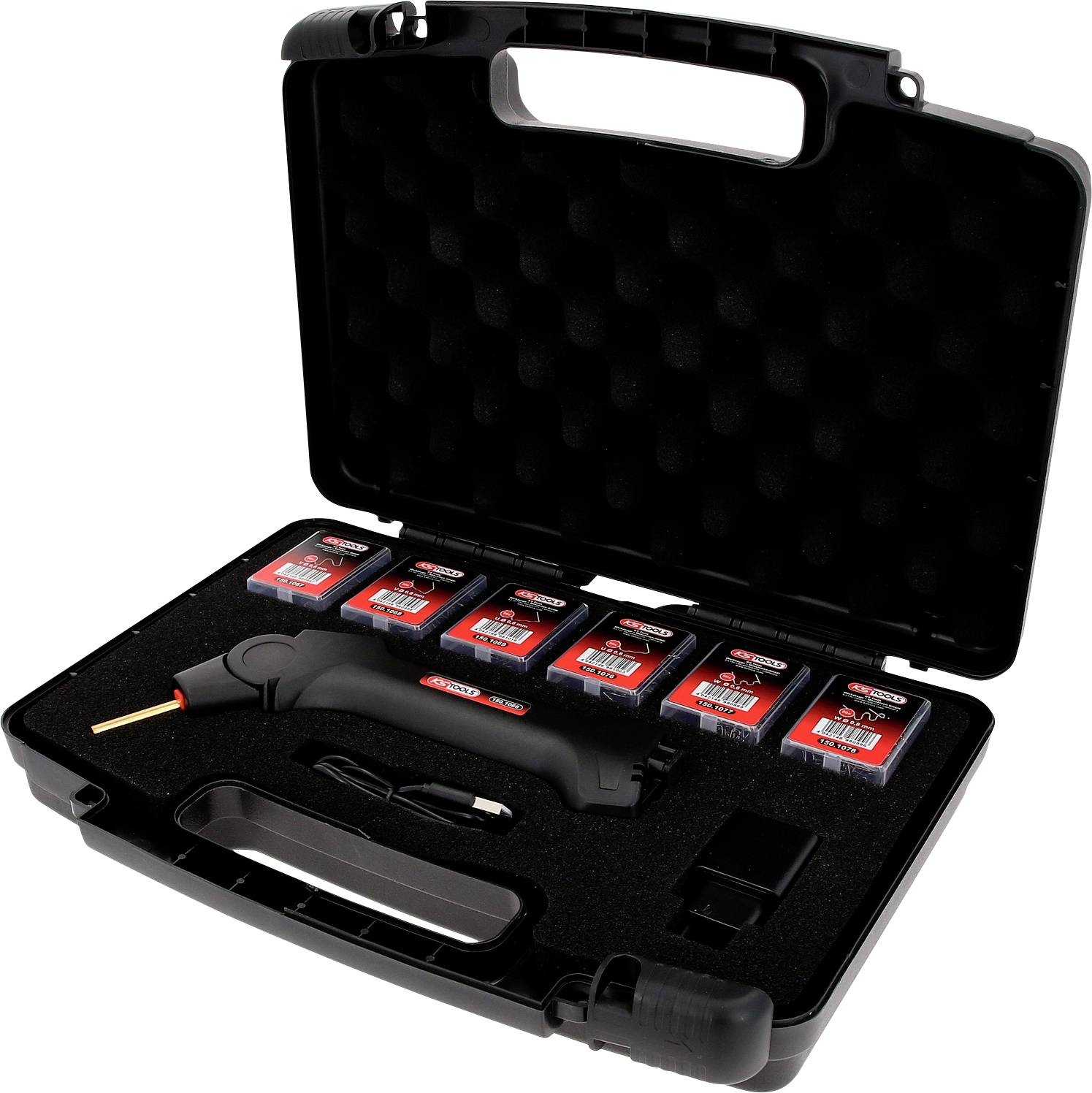 Mallette à outils noire contenant un fer à souder et six pièces de soudure dans des compartiments. Adaptée au rangement et au transport.