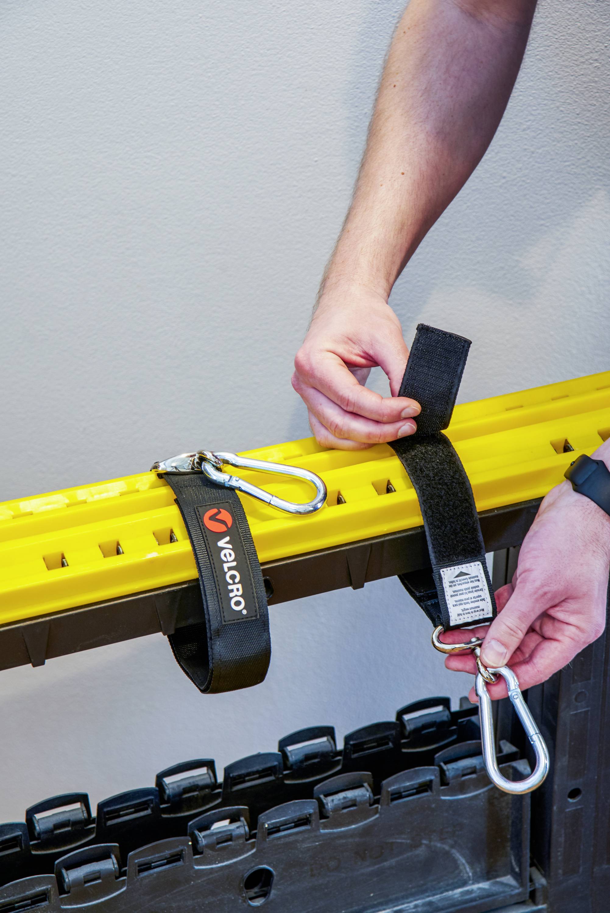 VELCRO® Ceinture auto-agrippante avec boucle extra-fort (L x l) 610 mm x 25 mm noir 1 pc(s)