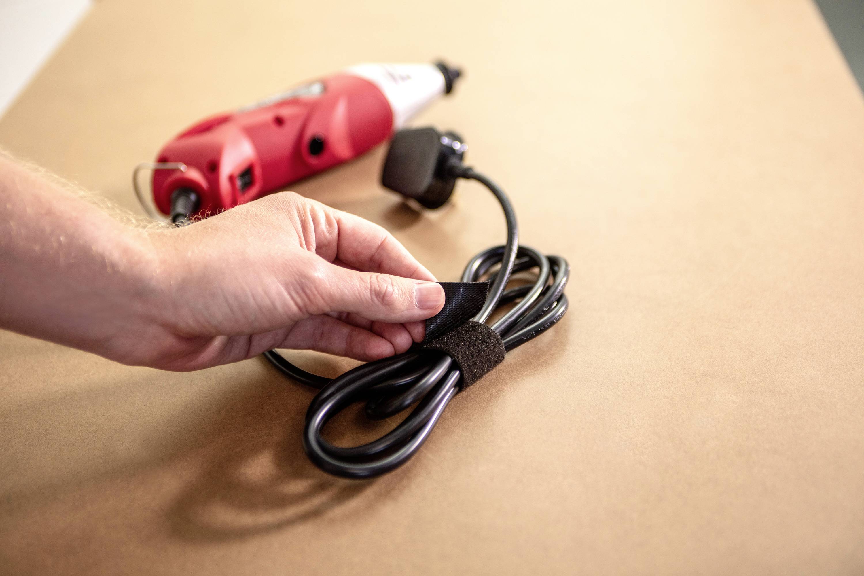 VELCRO® universel Bande auto-agrippante pour grouper partie velours et partie agrippante (L x l) 15 m x 3 cm noir 15 m