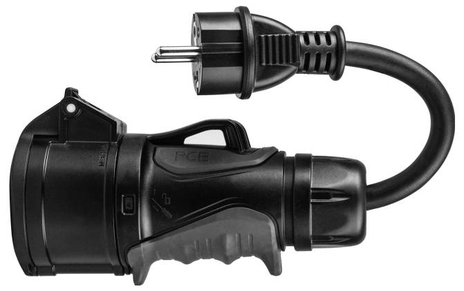 Adaptateur noir avec poignée ergonomique et câble robuste. Permet de connecter des prises industrielles à des fiches standard.