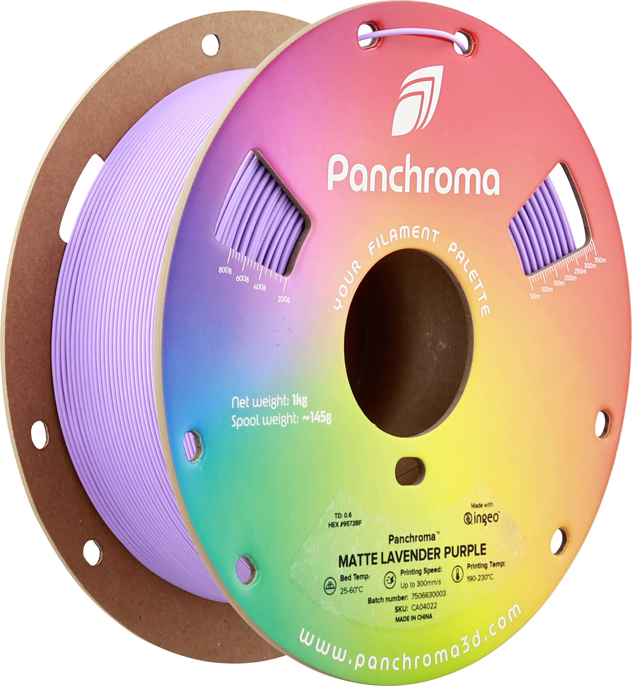 Une bobine de filament d'impression 3D violet de Panchroma, avec un emballage arc-en-ciel et des informations produit sur l'emballage.
