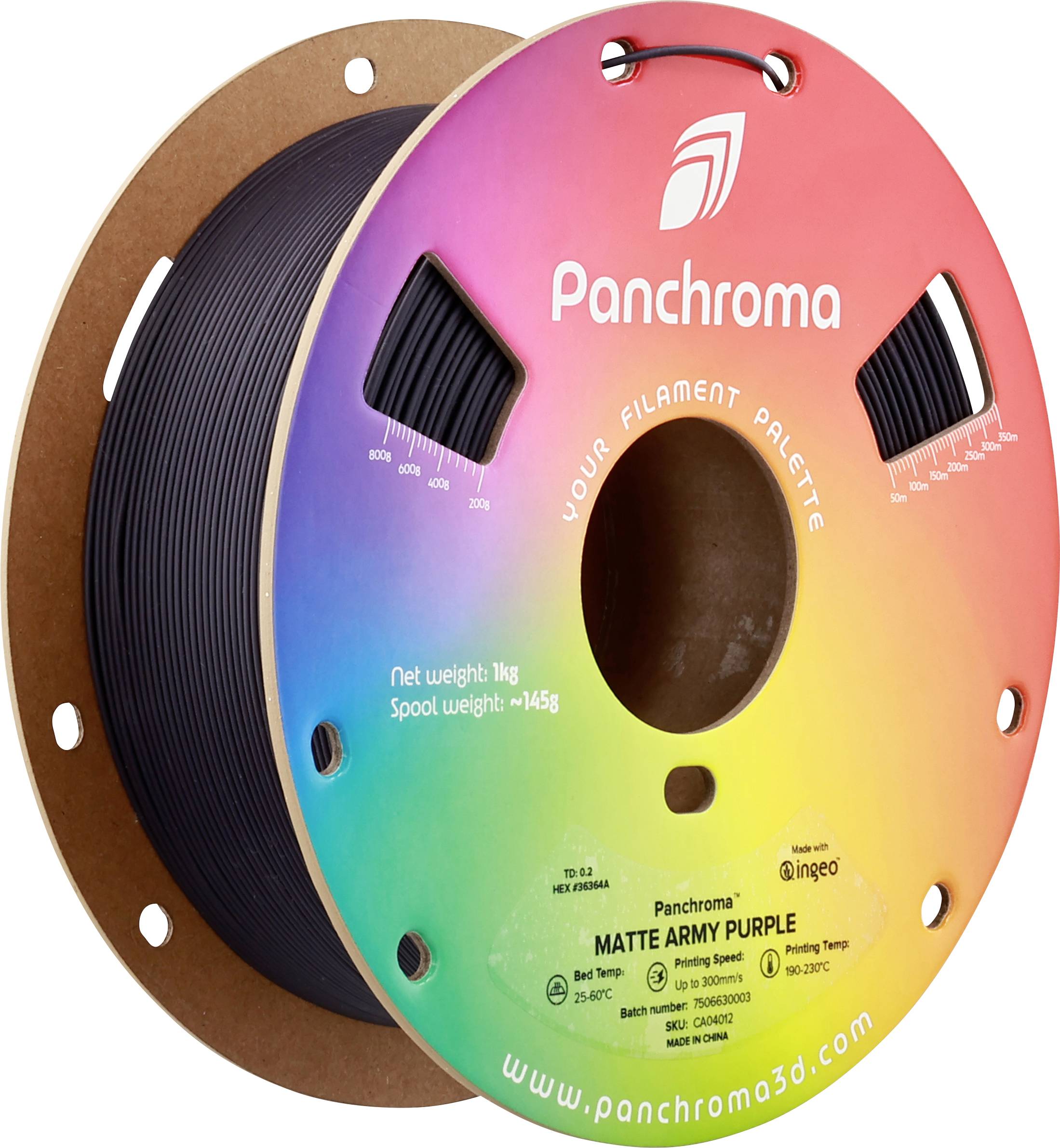 Une bobine ronde avec du filament PLA, étiquetage 'Panchroma'. Emballage aux couleurs de l'arc-en-ciel, filament en 'Matte Army Purple'.