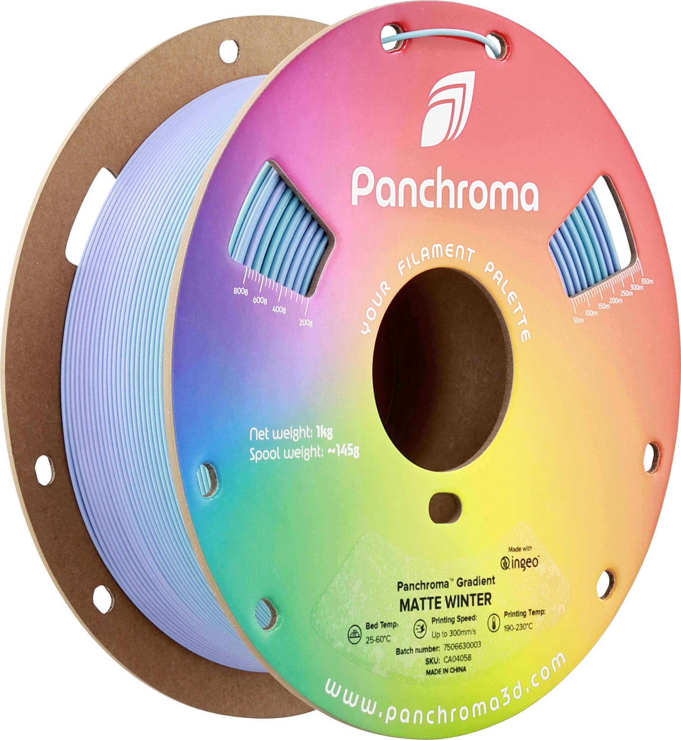 Une bobine de filament d'imprimante 3D multicolore de Panchroma, désignée comme 'Matte Winter', présente un dégradé de couleur du rouge au bleu.
