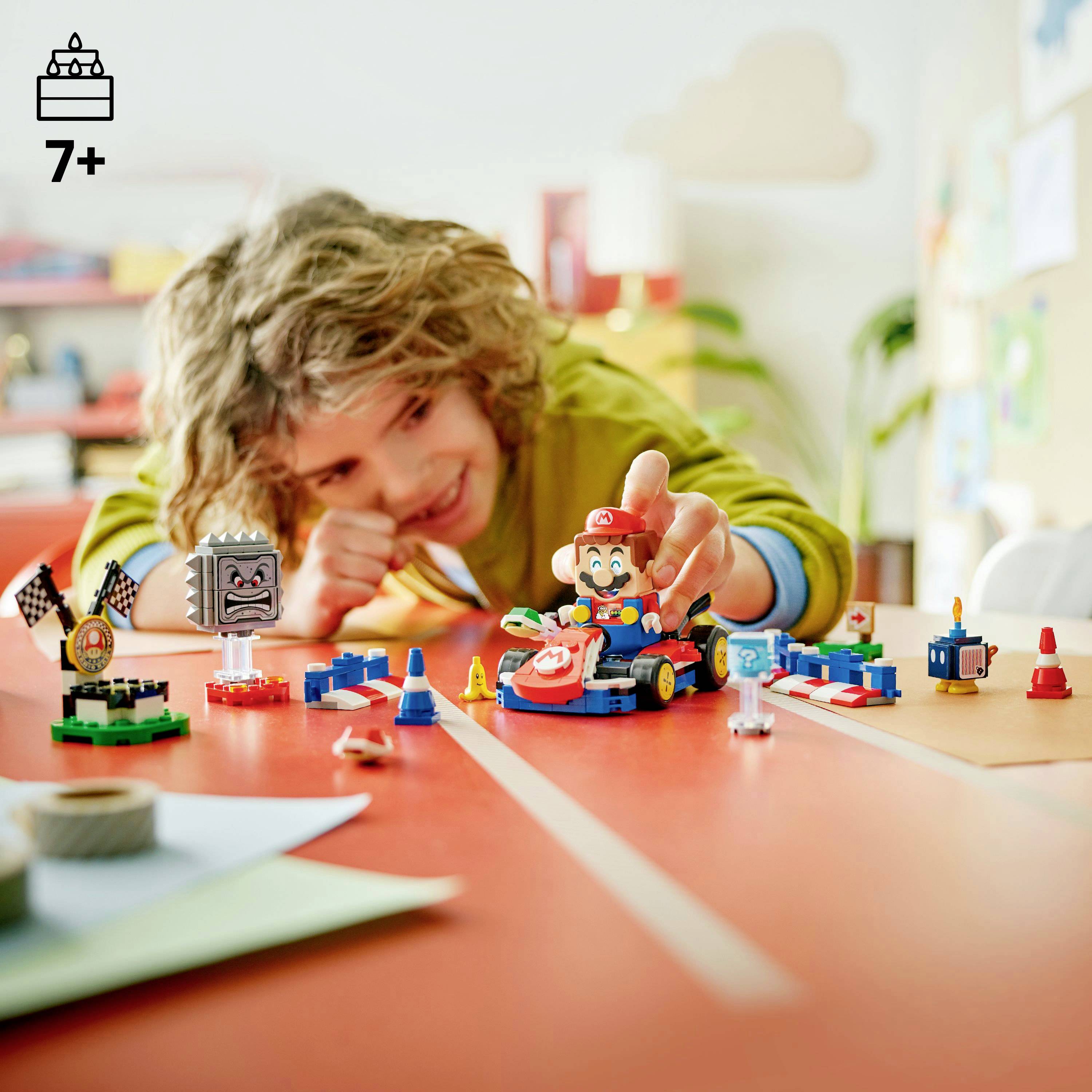 72043 LEGO® Super Mario™ Mario Kart™ – LEGO® Mario™ interactif et kart standard